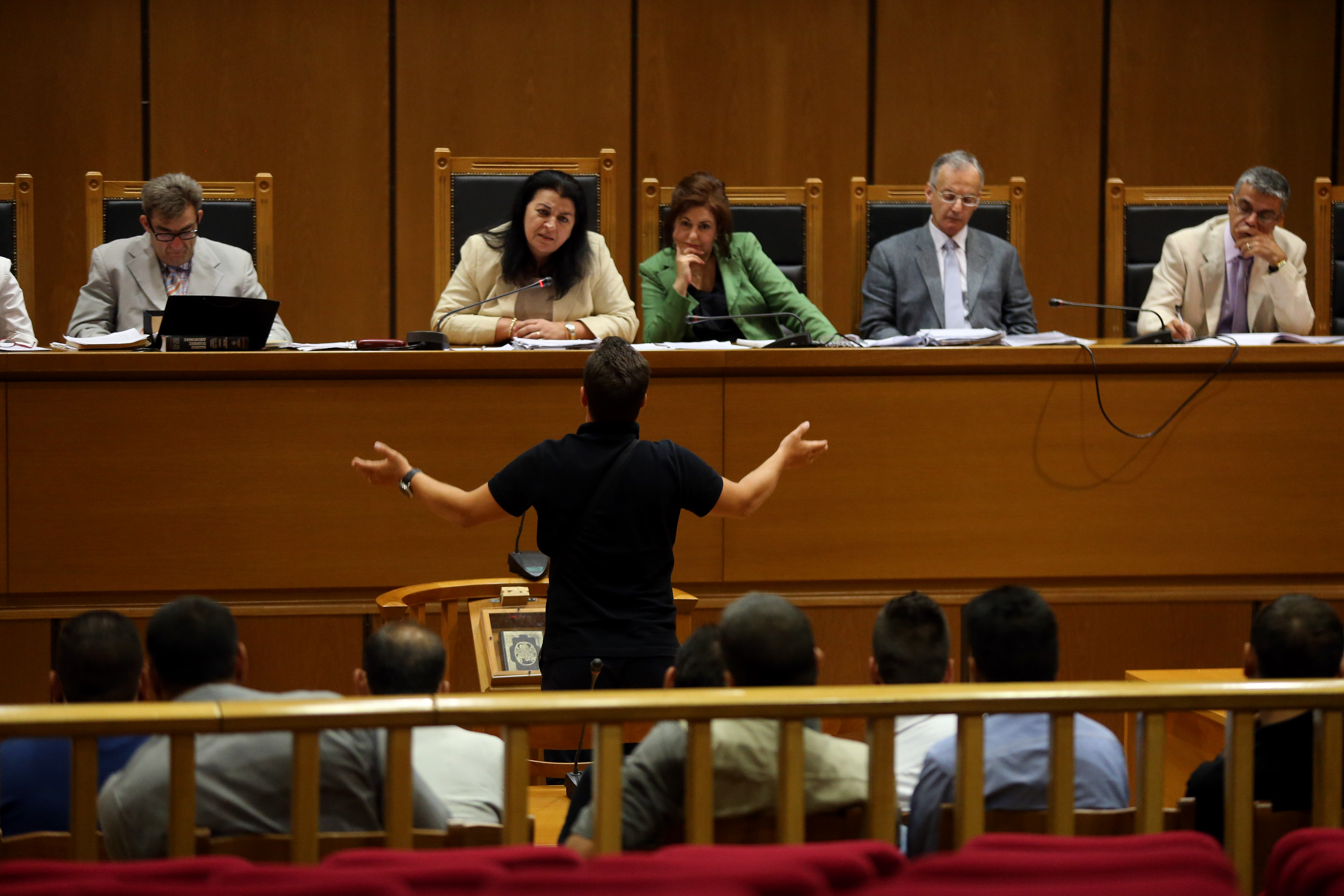 Δίκη ΧΑ: Τσολακίδης, ο αστυνομικός που παρέλυσε χωρίς να φοβηθεί