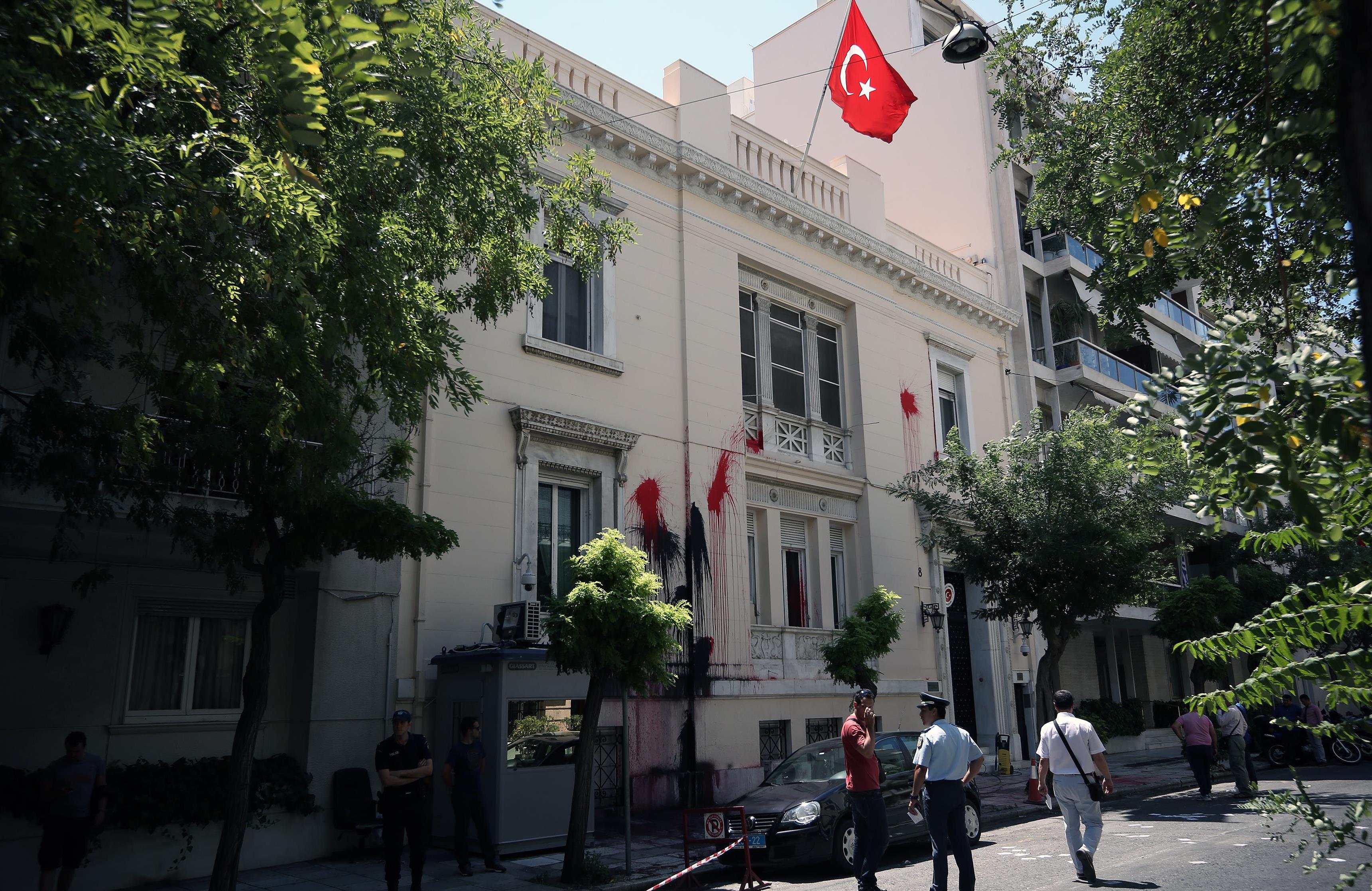 Ποινική δίωξη σε βάρος του νεαρού που συνελήφθη ως μέλος του «Ρουβίκωνα»