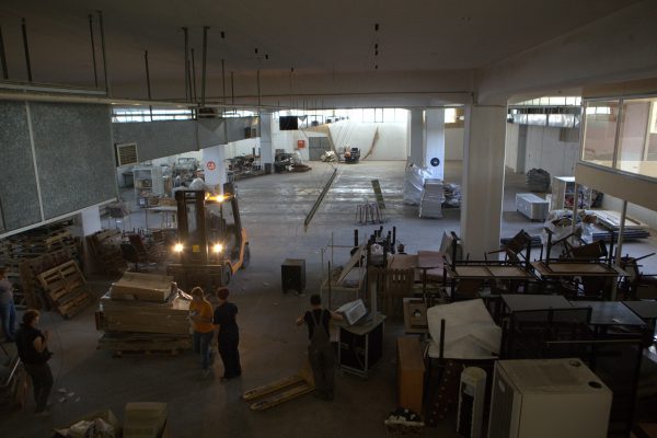 Παραγωγός του Χόλιγουντ άνοιξε κέντρο φιλοξενίας προσφύγων στην Ελλάδα