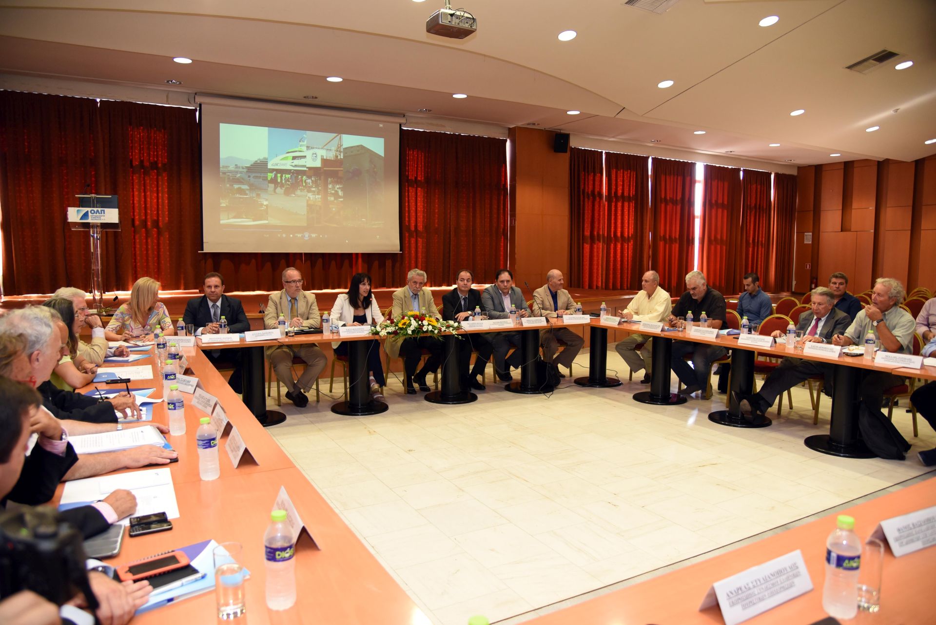 Δρίτσας: Κοινή και ενιαία στρατηγική για την κρουαζιέρα