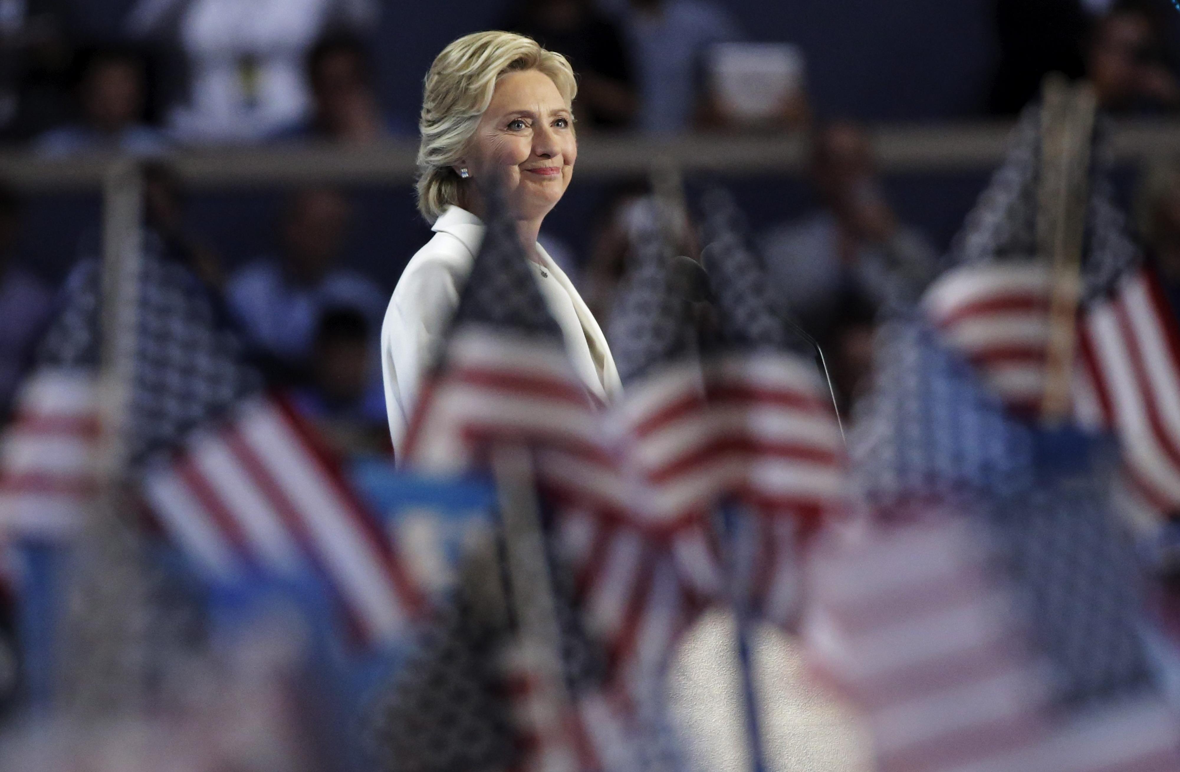 Χίλαρι Κλίντον: Χρειαζόμαστε σταθερή ηγεσία και συλλογικό πνεύμα