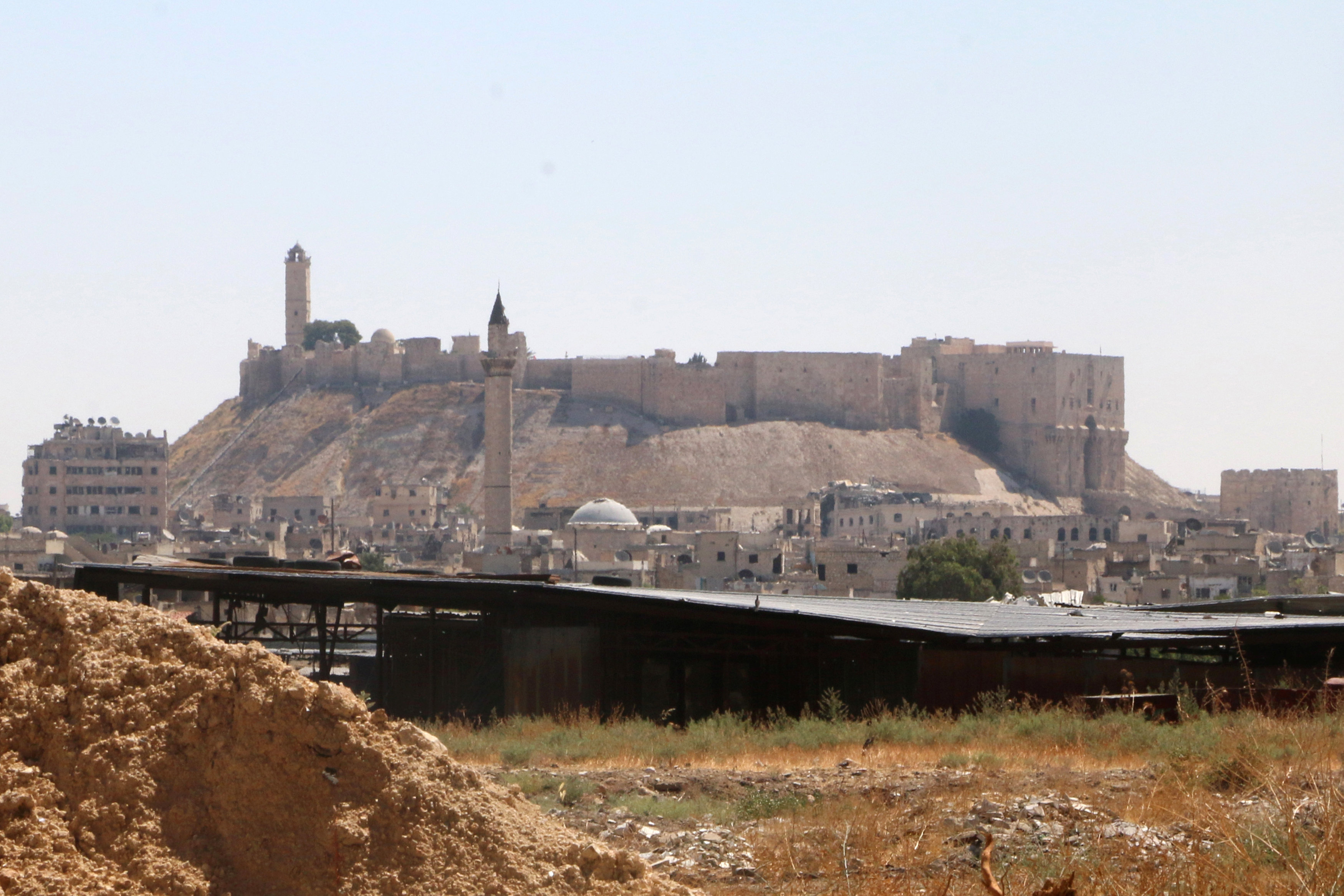 Συρία: «Δεκάδες οικογένειες» εγκαταλείπουν το Χαλέπι