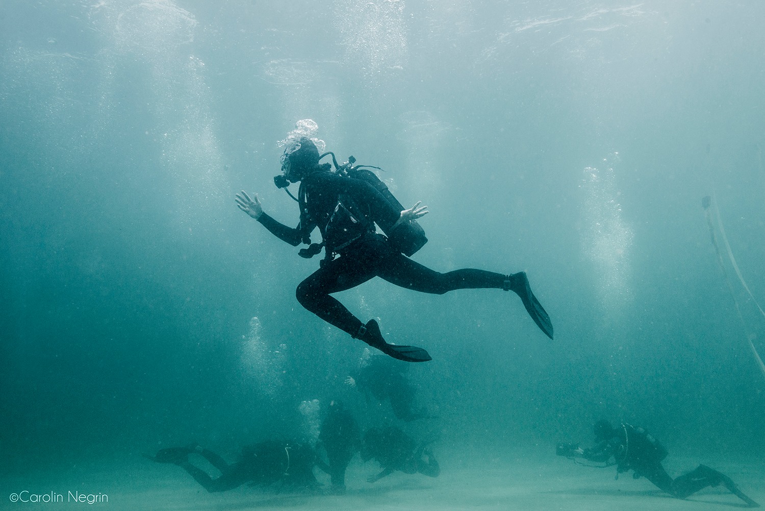 Φωτογραφίες από την πρώτη υποβρύχια παράσταση χορού στην Πλάκα