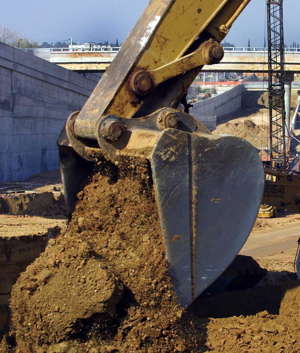 Νεκρός μετά από ανατροπή σκαπτικού μηχανήματος