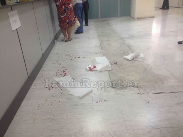 Αποπειράθηκε να κόψει τις φλέβες του όταν έμαθε το χρέος του στον ΟΑΕΕ