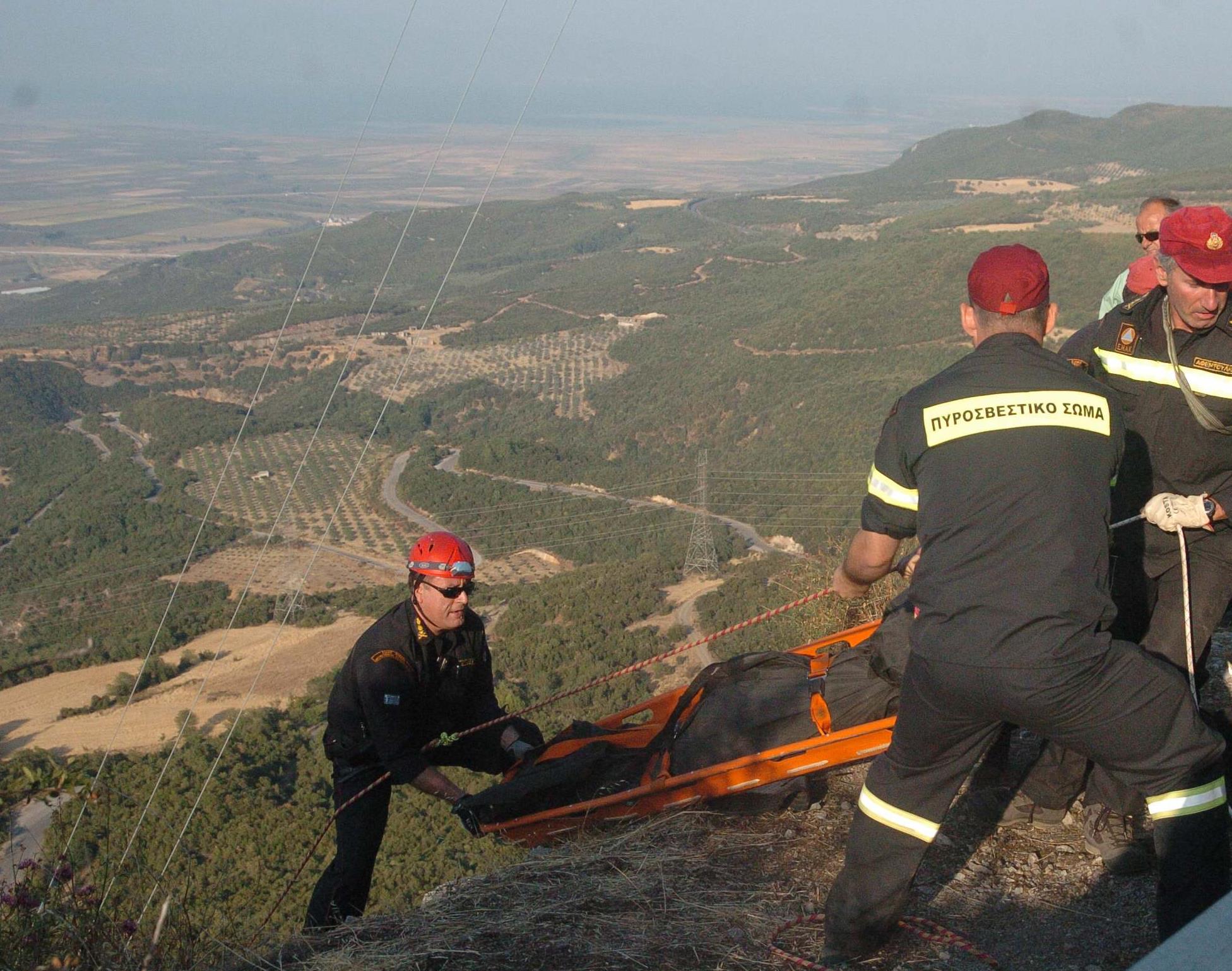 Βουτιά θανάτου με ΙΧ σε χαράδρα για 66χρονο στη Θεσπρωτία