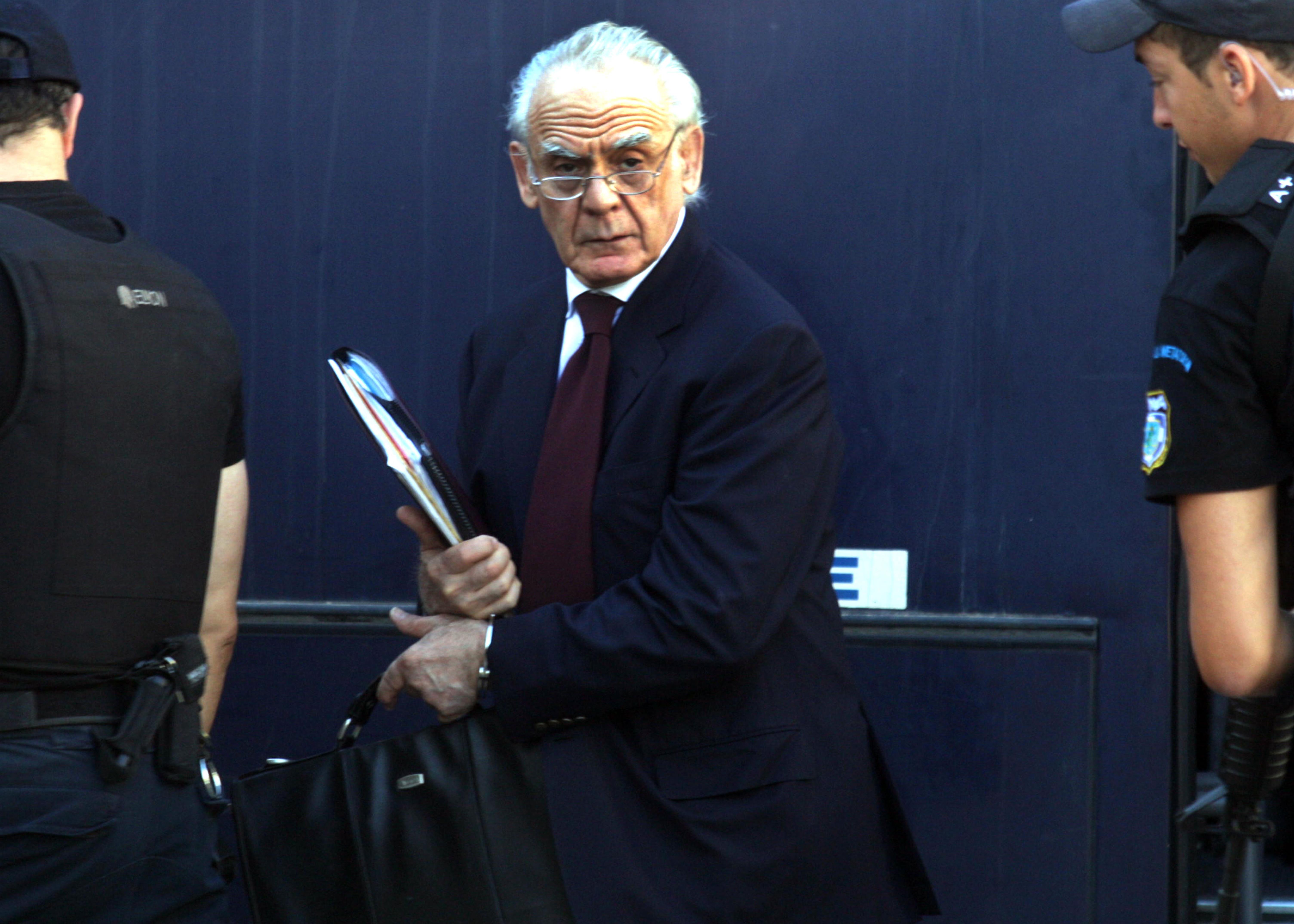 Πειθαρχικές έρευνες για τον ξυλοδαρμό του Άκη Τσοχατζόπουλου