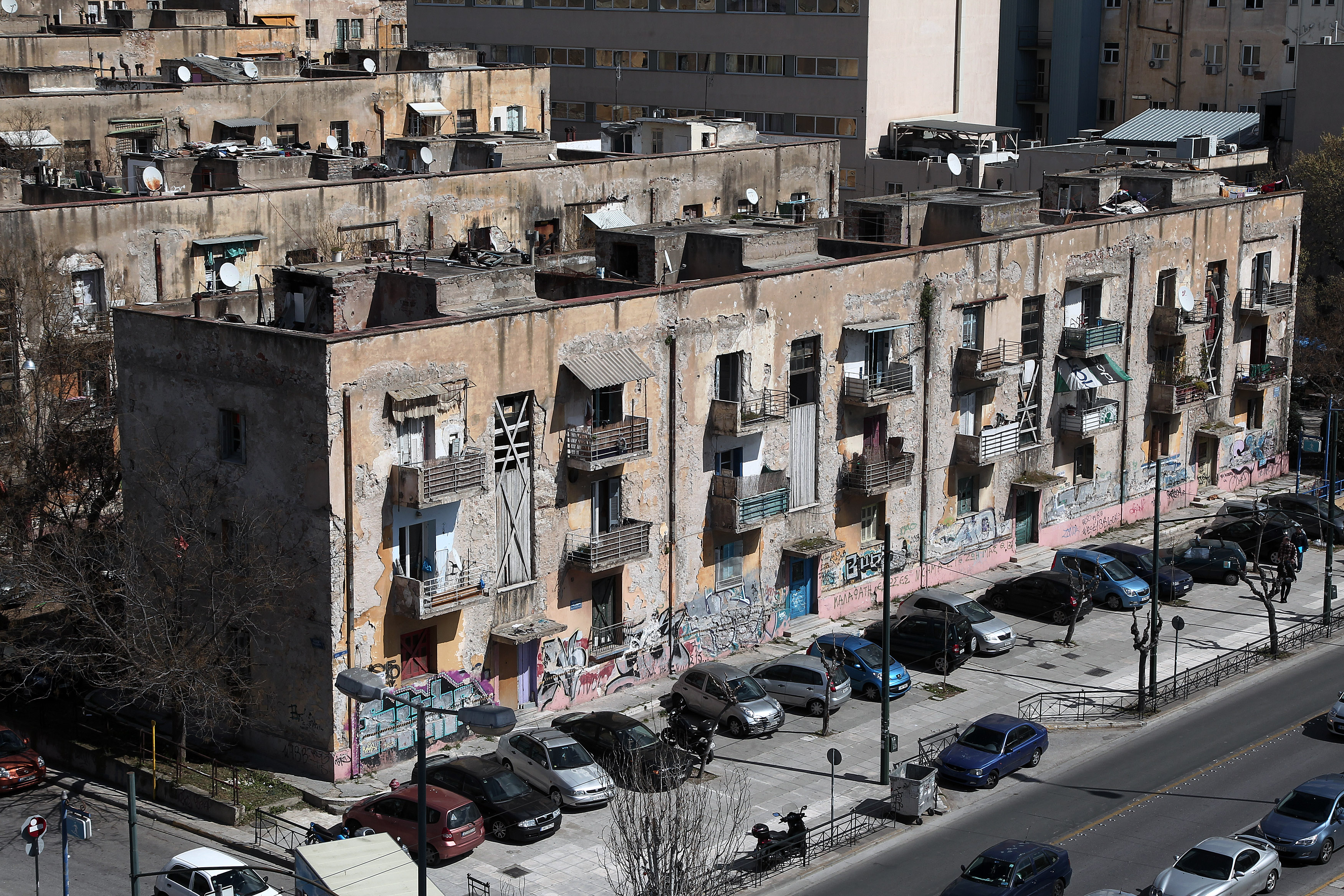 Στην Περιφέρεια Αττικής μεταβιβάζονται τα προσφυγικά της Λεωφ. Αλεξάνδρας