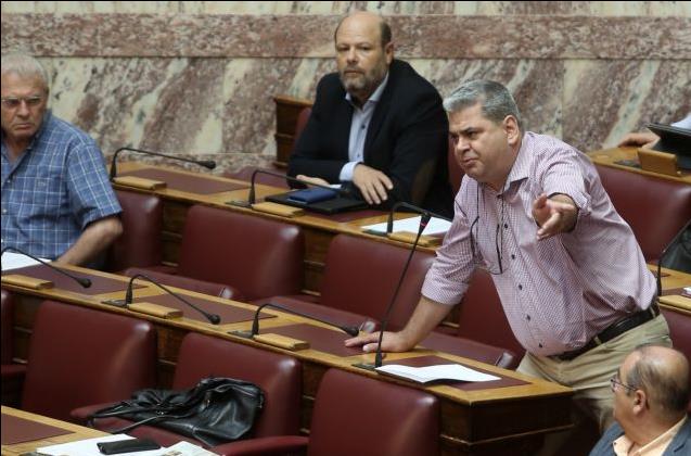 Άγρια φραστική επίθεση χρυσαυγιτών βουλευτών στον Χουσεΐν Ζεϊμπέκ