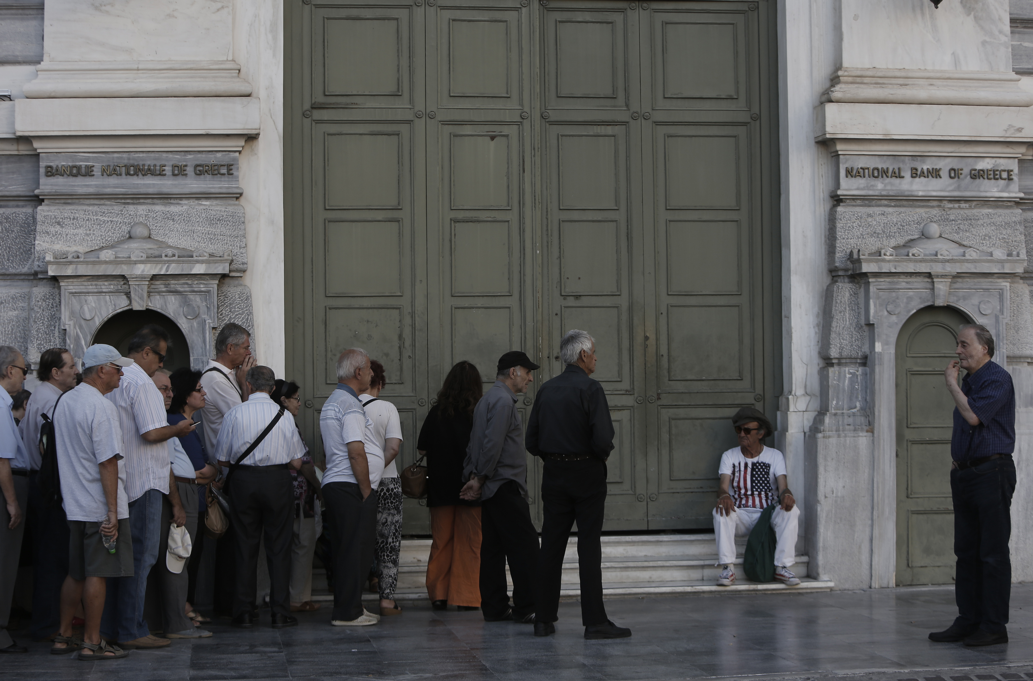«Κόφτης» στις επικουρικές χιλιάδων συνταξιούχων