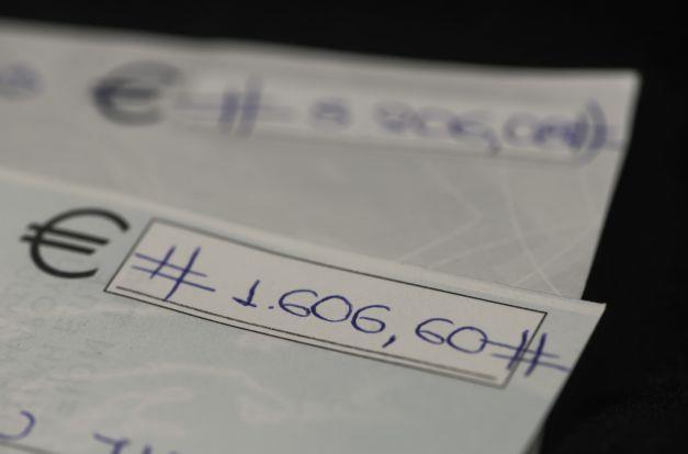 Κατακόρυφη αύξηση των ακάλυπτων επιταγών τον Ιούλιο