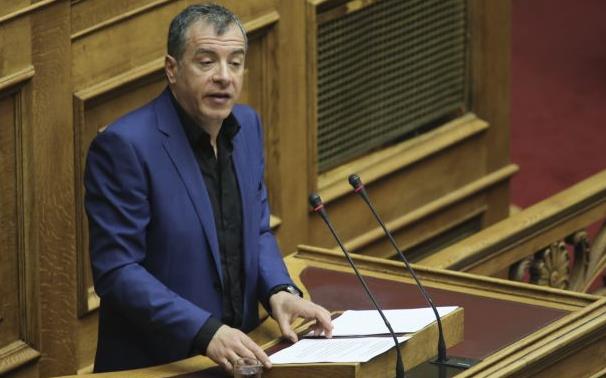 Θεοδωράκης: Δημιουργείται η εντύπωση ότι ο καθένας κάνει ό,τι θέλει