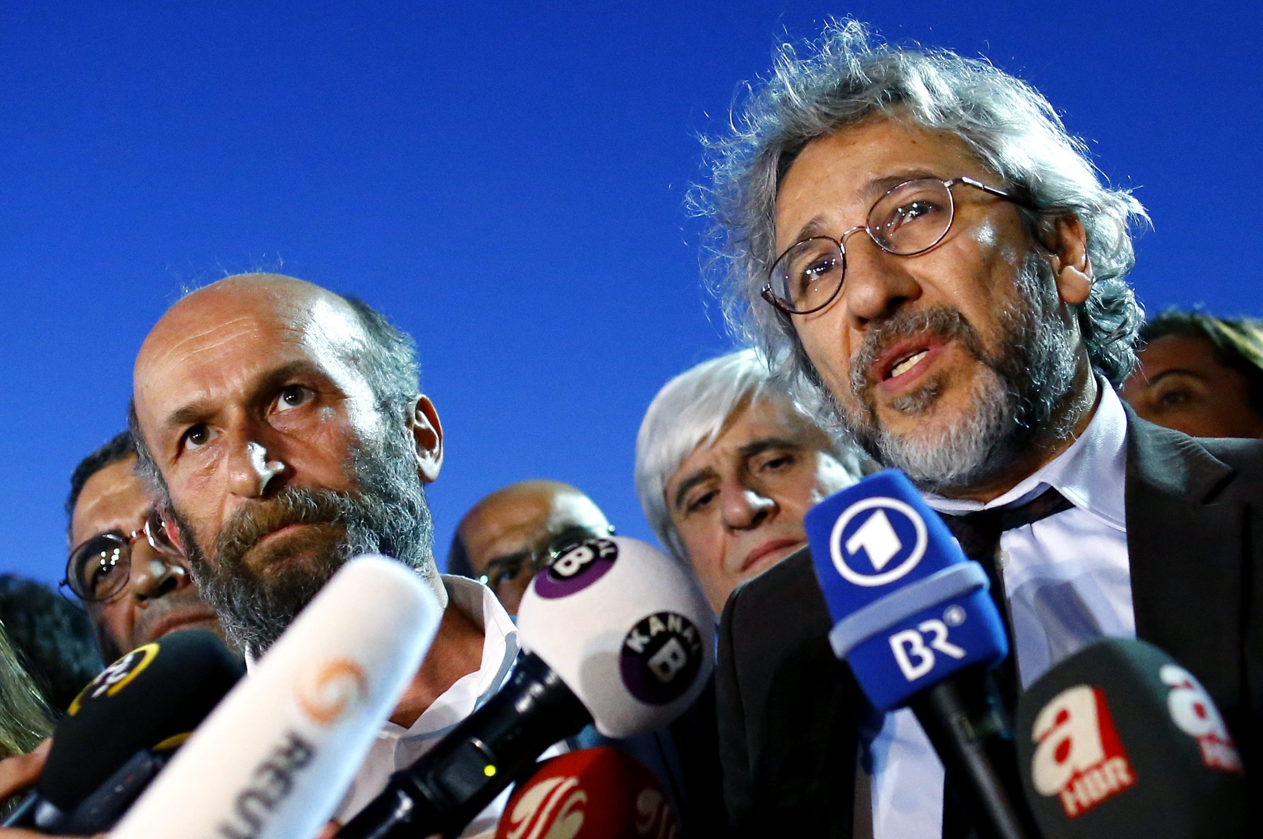 Δεν πιστεύει πια στην Δικαιοσύνη ο διευθυντής της Cumhuriyet και παραιτείται