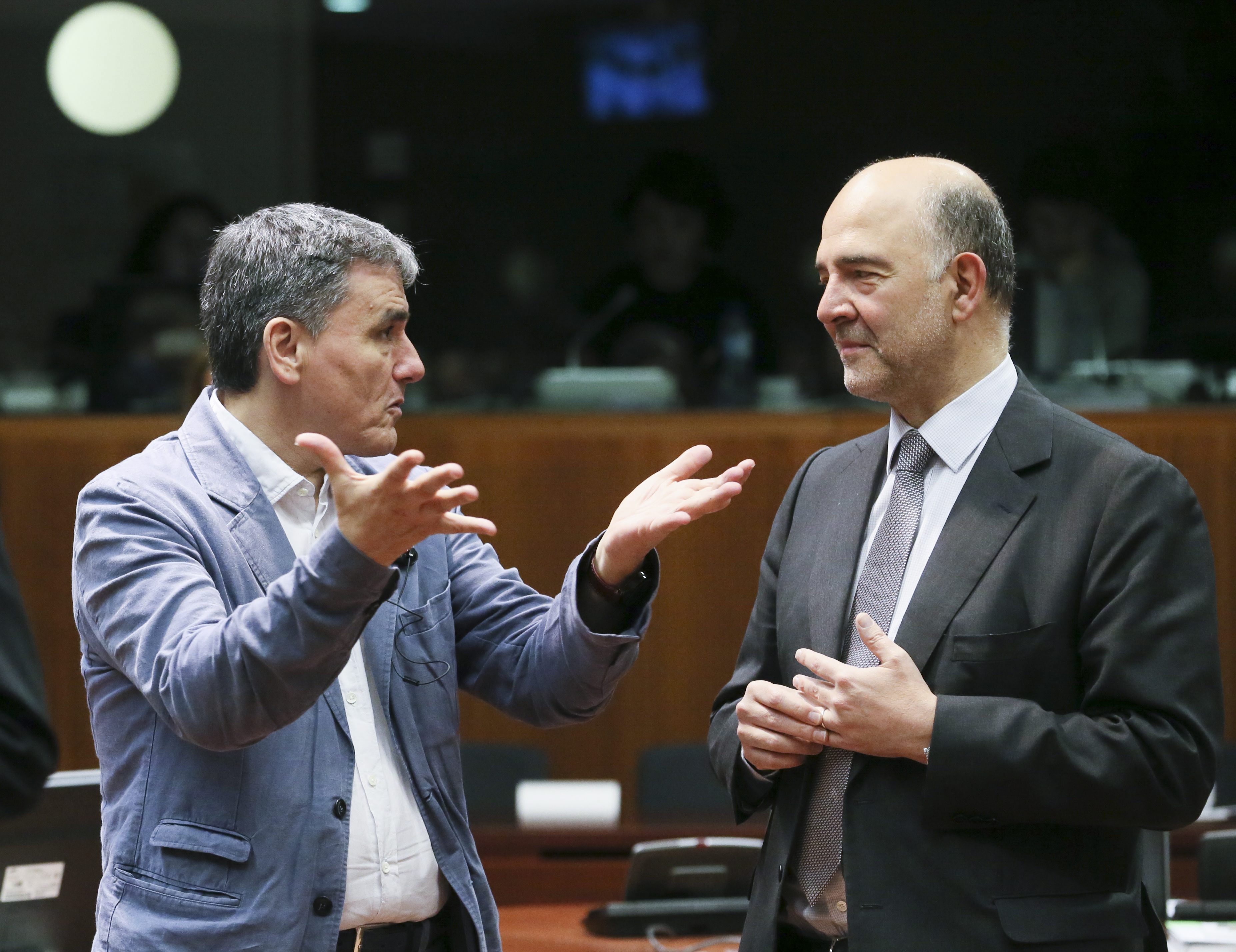 Κρίσιμη συνάτηση Τσακαλώτου-Σταθάκη με Μοσκοβισί τη Δευτέρα