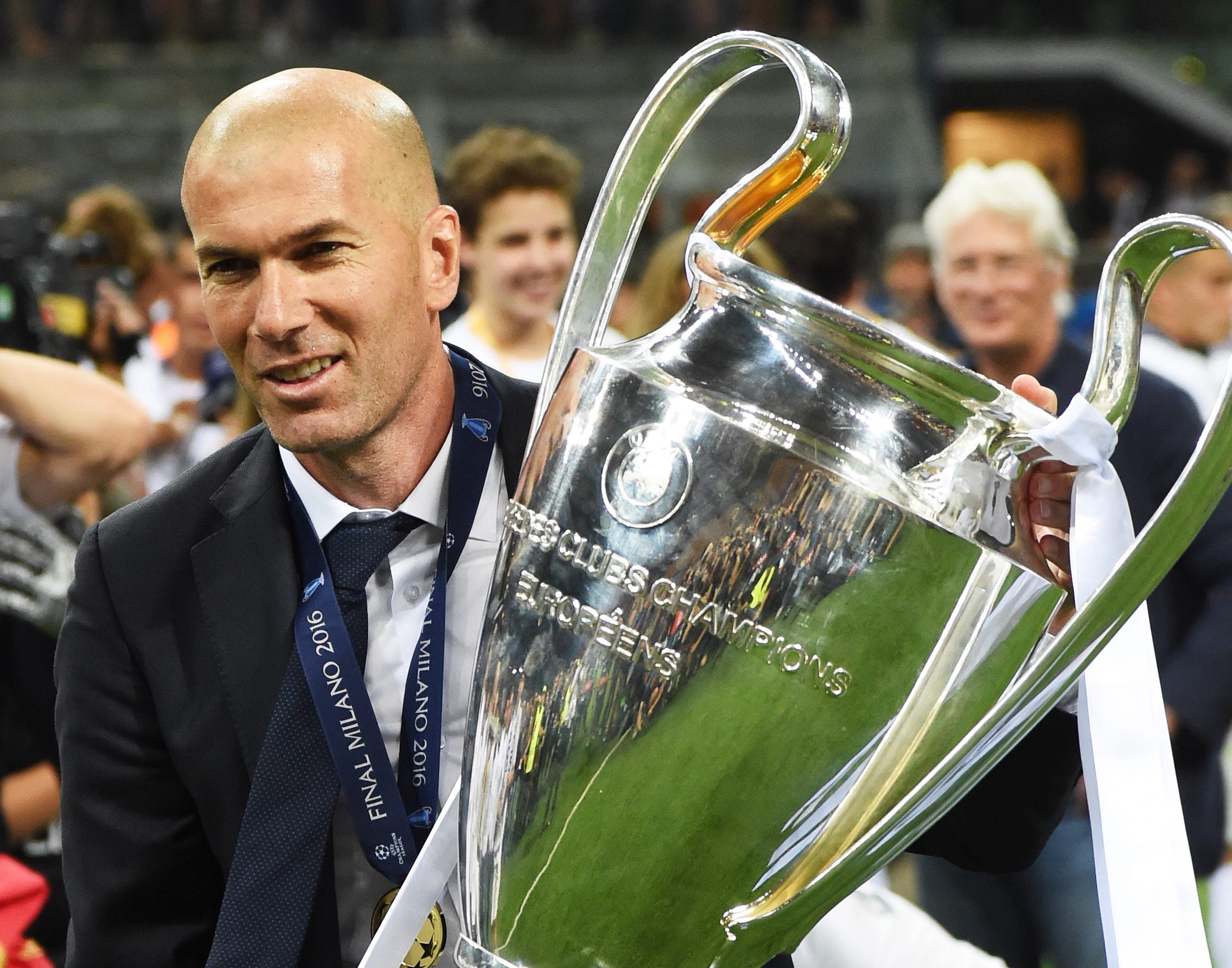 Η Ρεάλ ανταμείβει τον Ζιντάν με τα «διπλά» χρήματα συμβολαίου