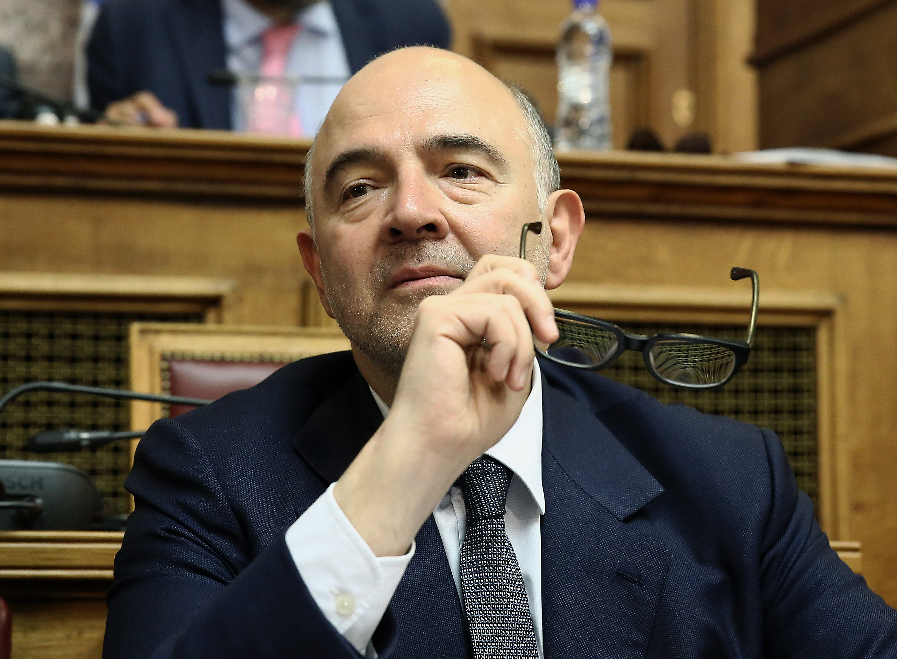 Προαπαιτούμενα και χρέος στο τραπέζι της συνάντησης με τον Μοσκοβισί