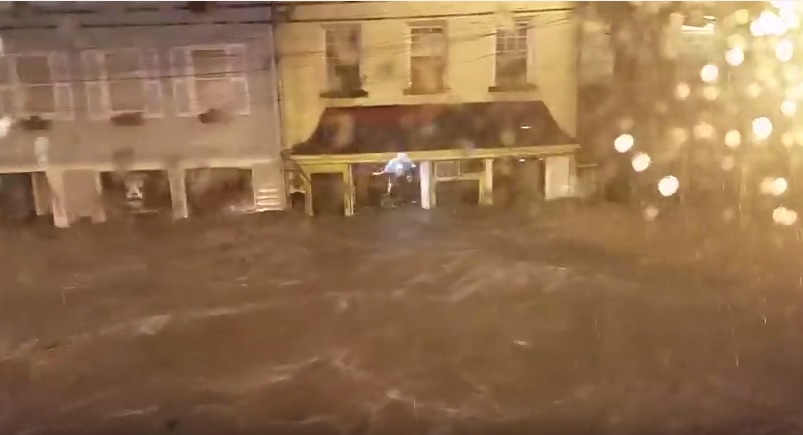 Σαρωτικές πλημμύρες με δύο νεκρούς στο Μέριλαντ