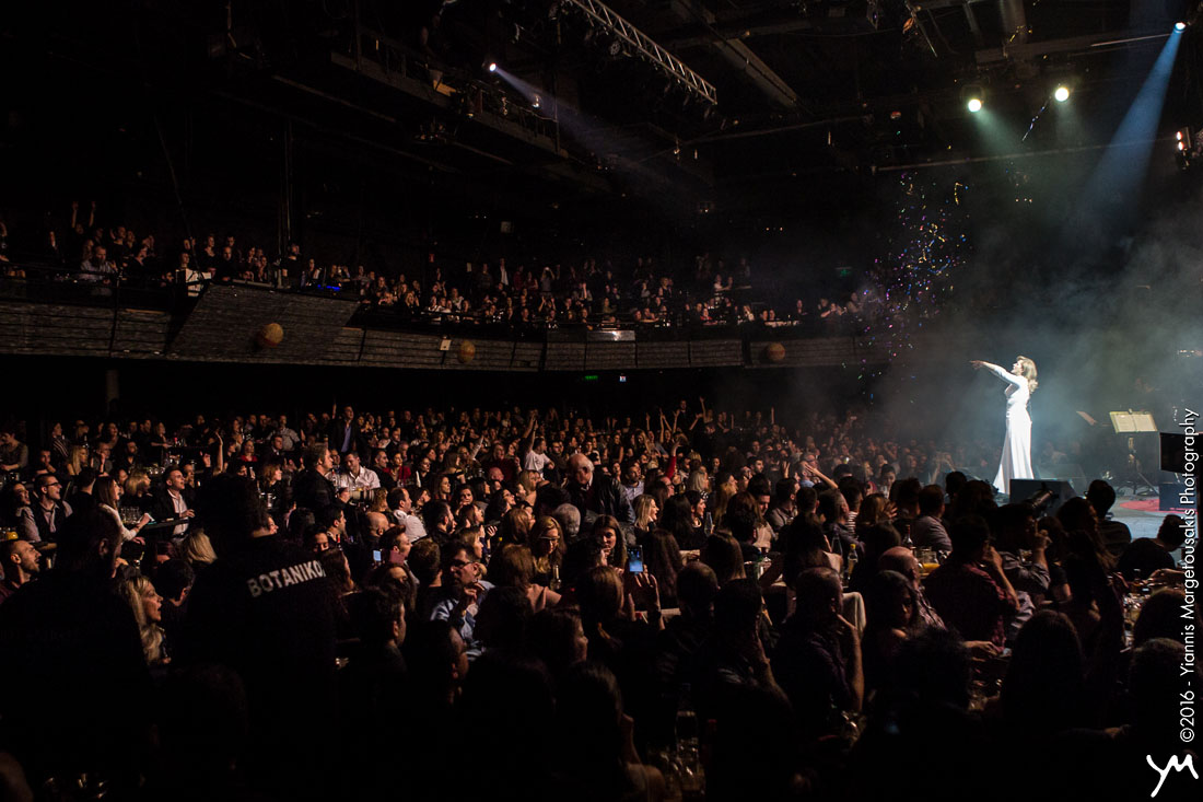 Προσκλήσεις για τη συναυλία της Νατάσσας Μποφίλιου στο θέατρο Πέτρας