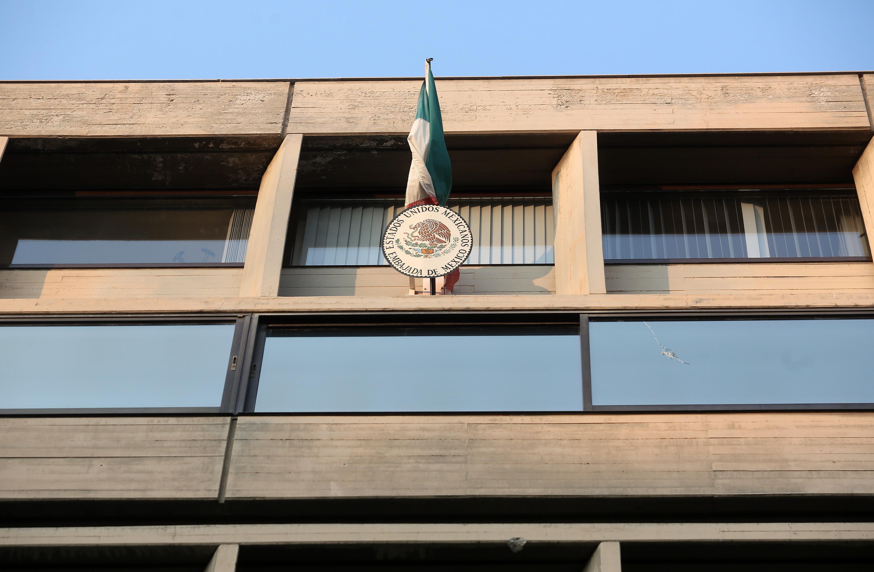 Από καλάσνικοφ οι τρύπες σε κτήριο στο Κολωνάκι