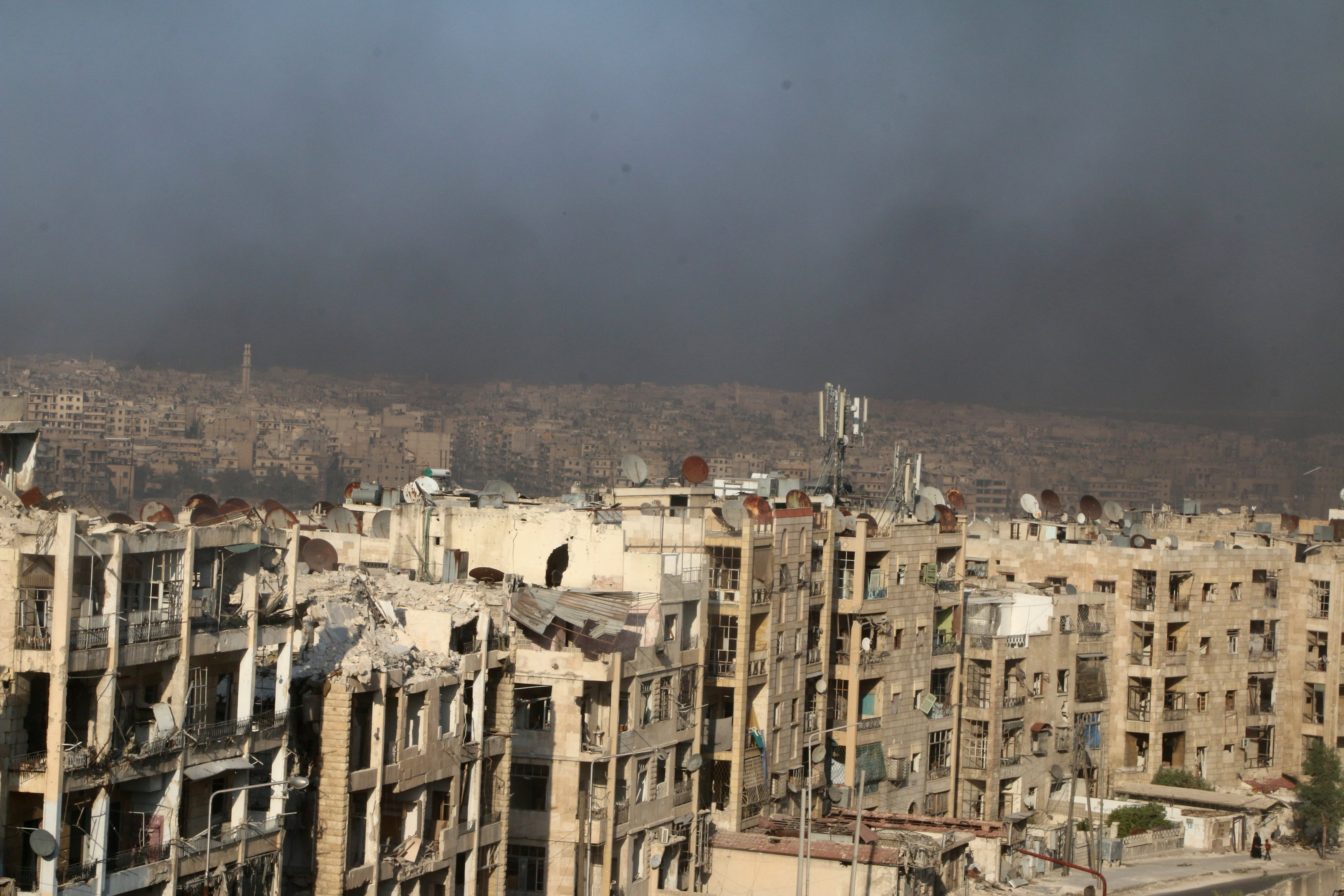 Δεν κοπάζουν οι φλόγες της μάχης στο Χαλέπι