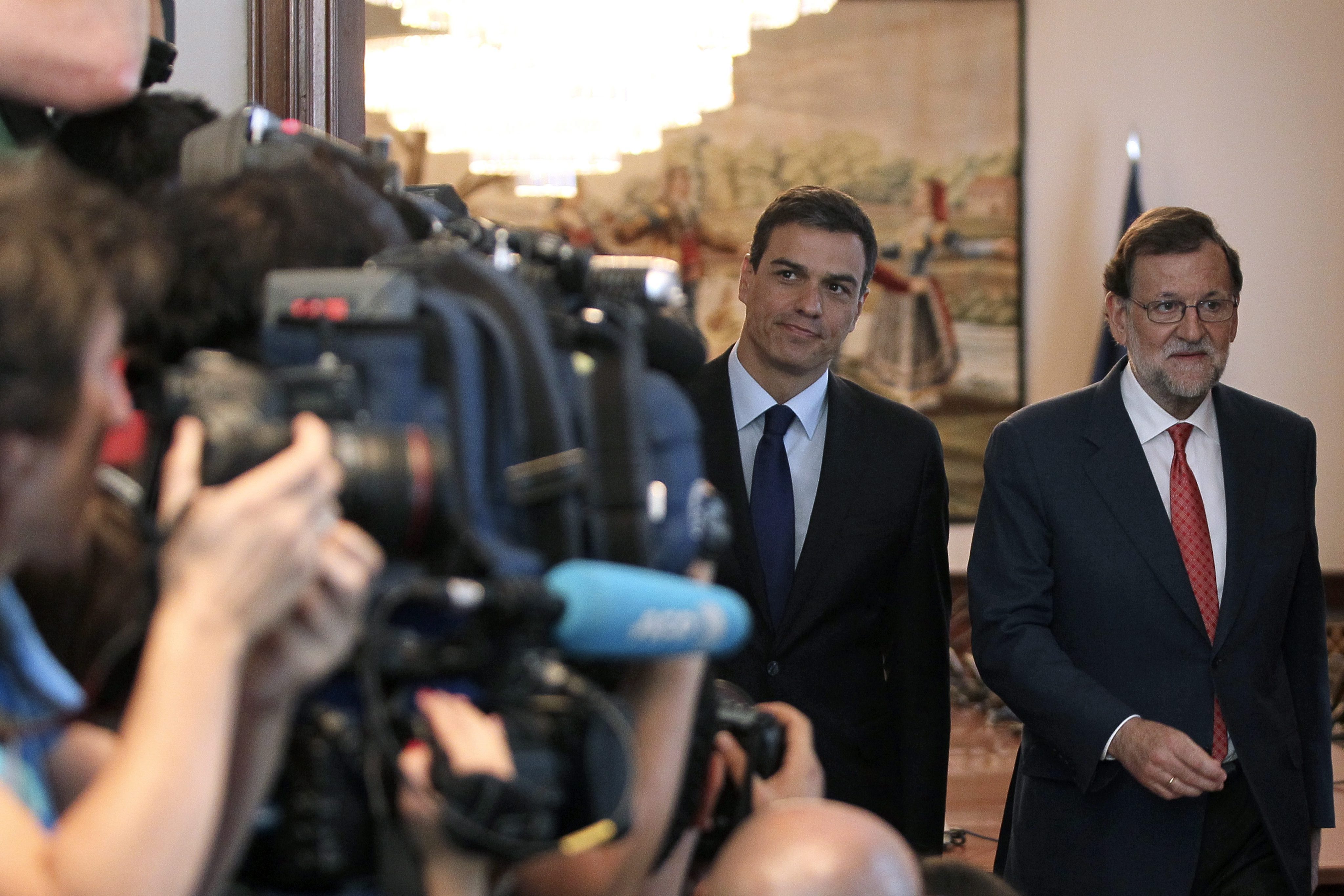 Άκαρπες οι επαφές Ραχόι-Σοσιαλιστών για τον σχηματισμό κυβέρνησης