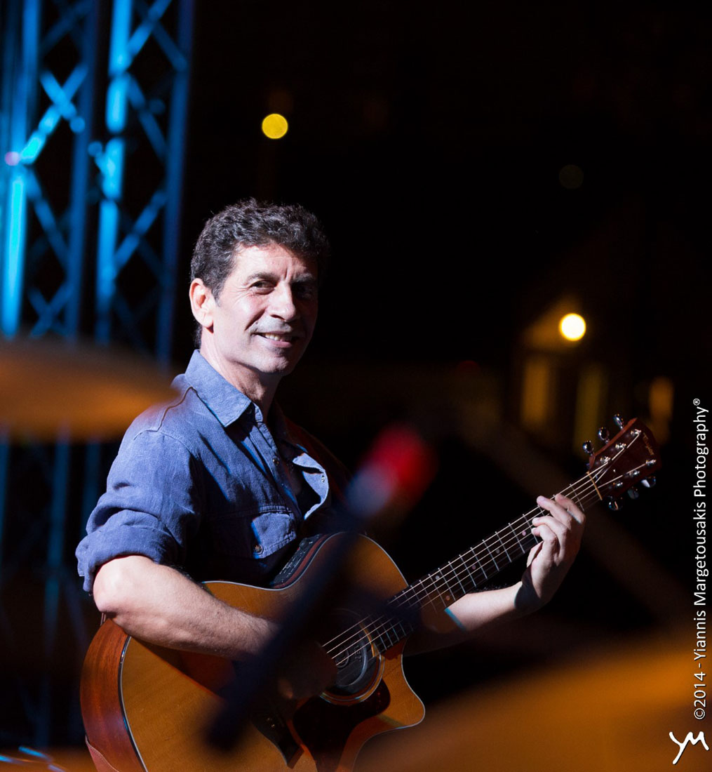 Ο Σωκράτης Μάλαμας αποχαιρετά το καλοκαίρι με ένα διονυσιακό γλέντι στην Τεχνόπολη