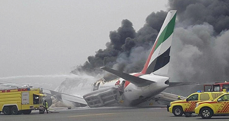 Αεροπλάνο στις φλόγες έπειτα από ανώμαλη προσγείωση στο Ντουμπάι – Βίντεο