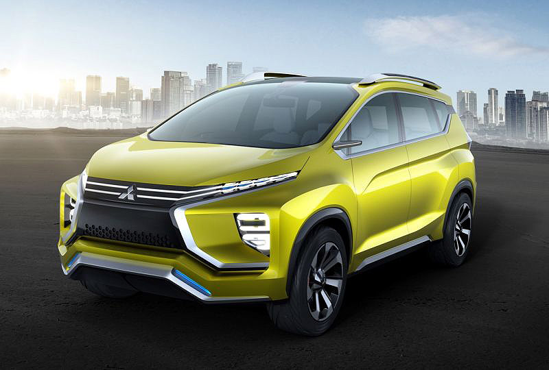 Mitsubishi XM: Ανάμεσα σε δύο κόσμους