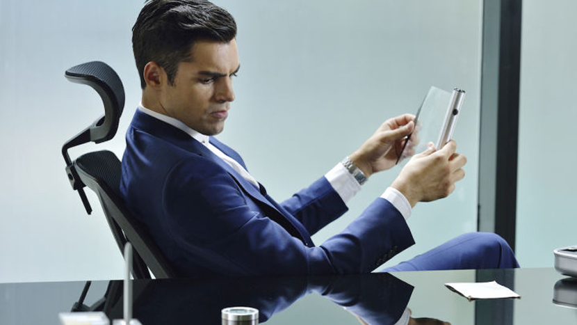 Νέο τρέιλερ για το «Incorporated» των παραγωγών Ματ Ντέιμον και Μπεν Άφλεκ