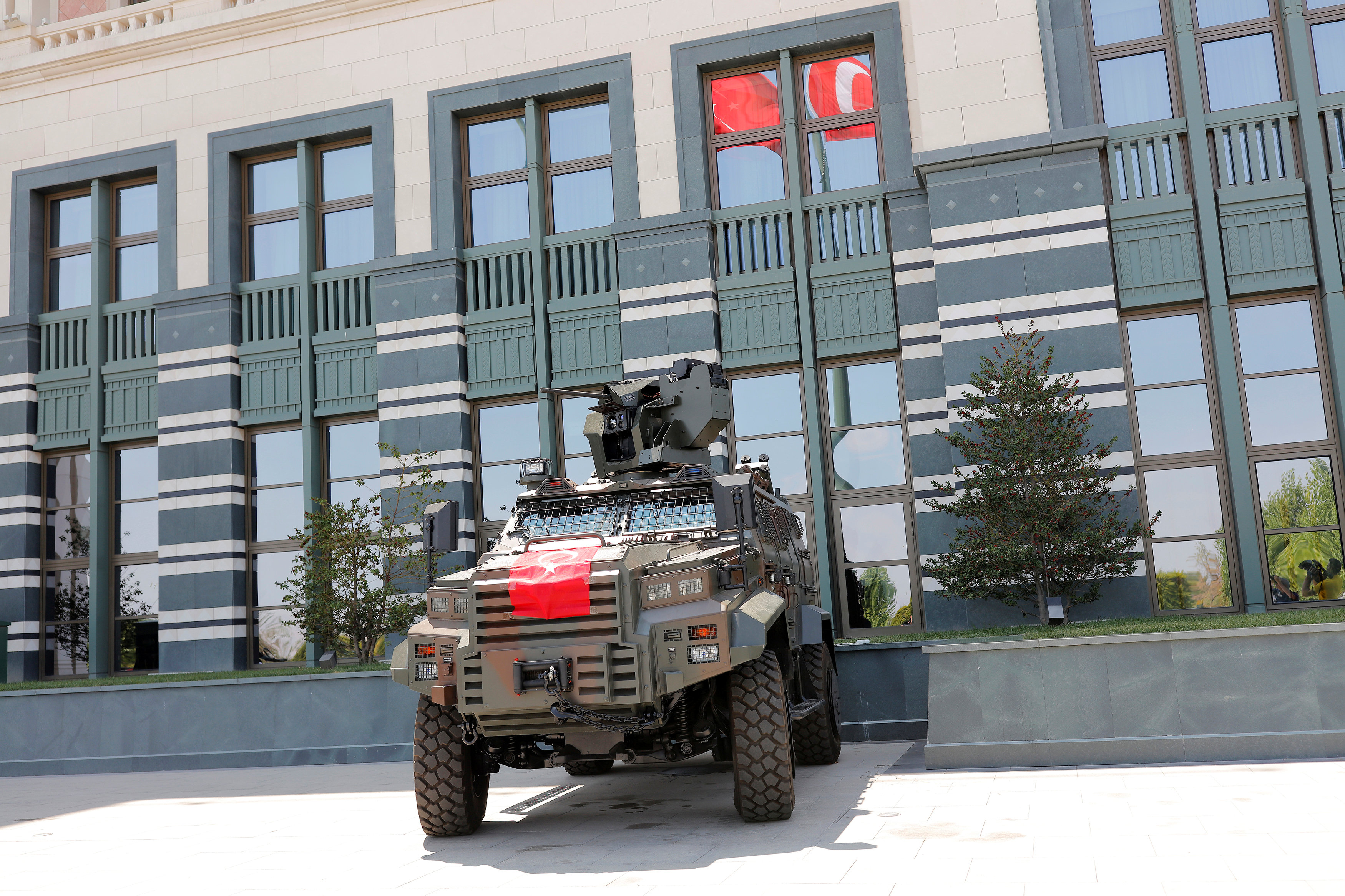 Το πογκρόμ του Ερντογάν έφθασε στο εσωτερικό του AKP