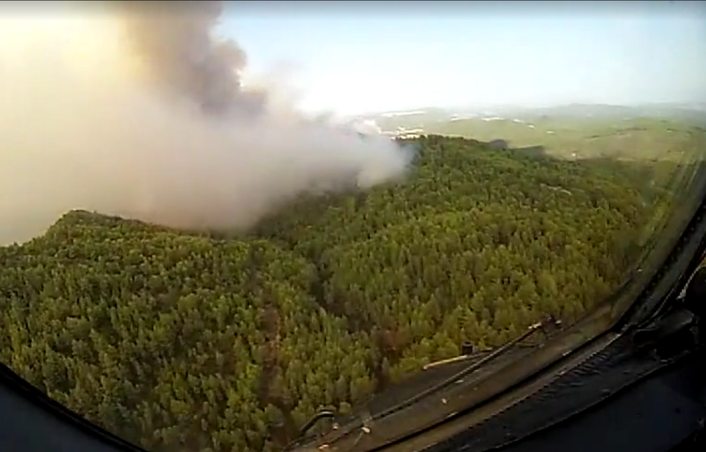 Βίντεο: Η μάχη των Καναντέρ με τη φωτιά στην Εύβοια