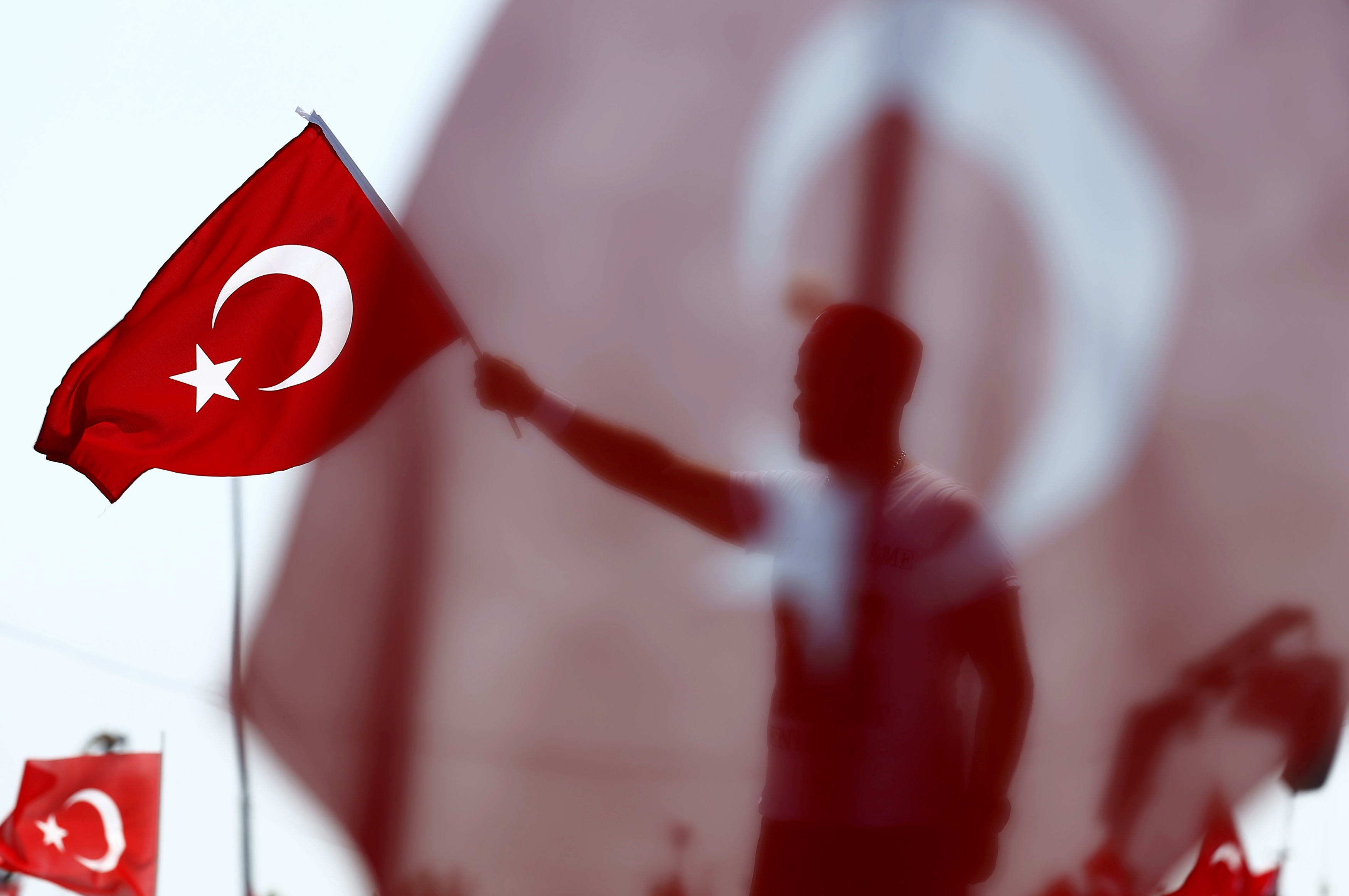 O Ερντογάν δείχνει την ισχύ του με συγκέντρωση «θρίαμβο» στην Πόλη