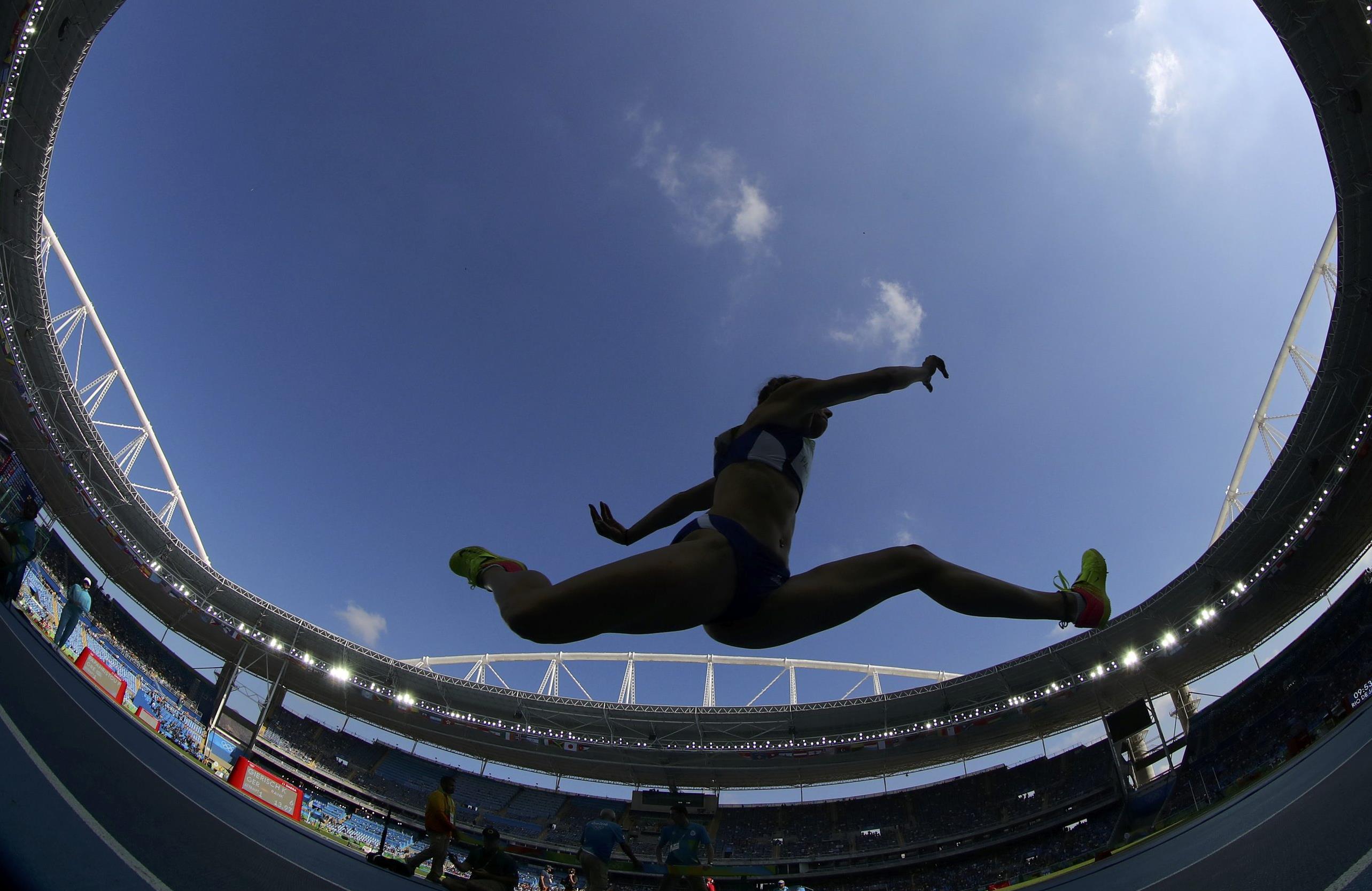 Στίβος: Η Παπαχρήστου έτοιμη για τον τελικό του τριπλούν (02:55)