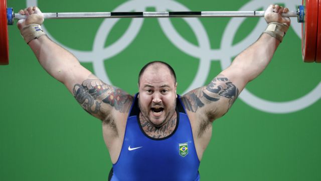 Αρση βαρών: Δύο παγκόσμια ρεκόρ σε δύο λεπτά στα +105κ.