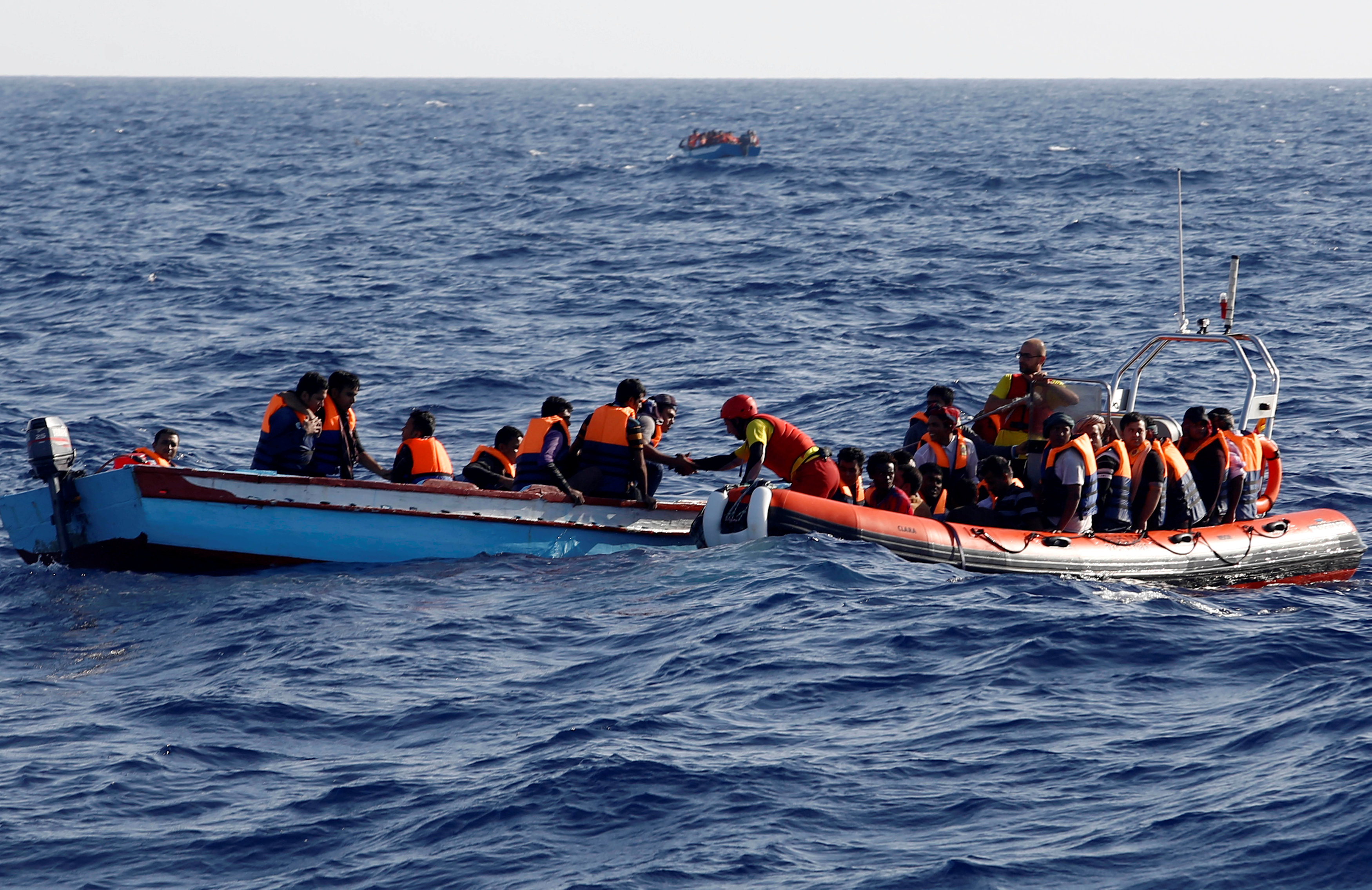 Δύο κοριτσάκια και τέσσερις ενήλικες πνίγηκαν σε ναυάγιο στη Μεσόγειο