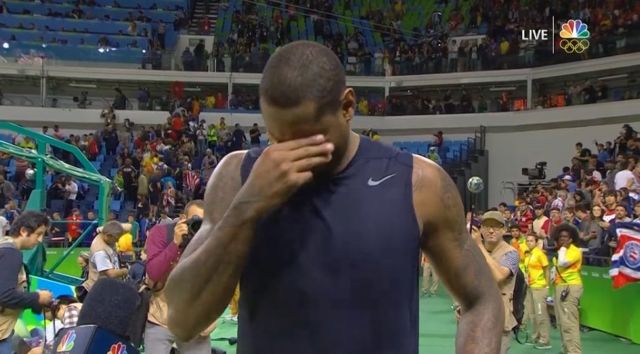 Ο δακρυσμένος Καρμέλο Αντονι αποχαιρέτησε την εθνική ομάδα τον ΗΠΑ