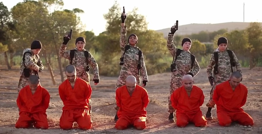 Παιδιά - εκτελεστές σε βίντεο της ISIS, ανάμεσά τους και αγόρι από τη Βρετανία