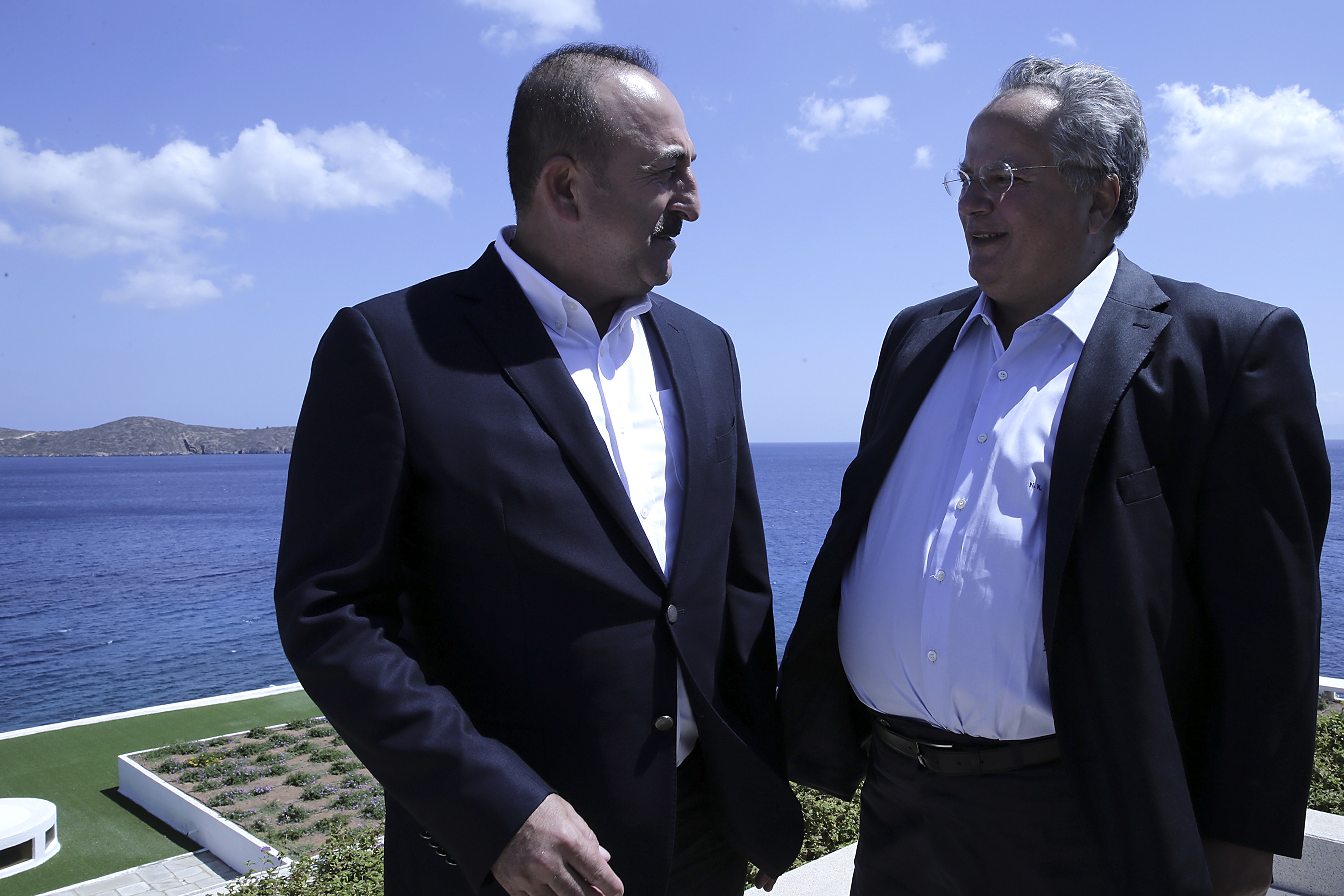 Συνάντηση Κοτζιά – Τσαβούσογλου στην Ελούντα