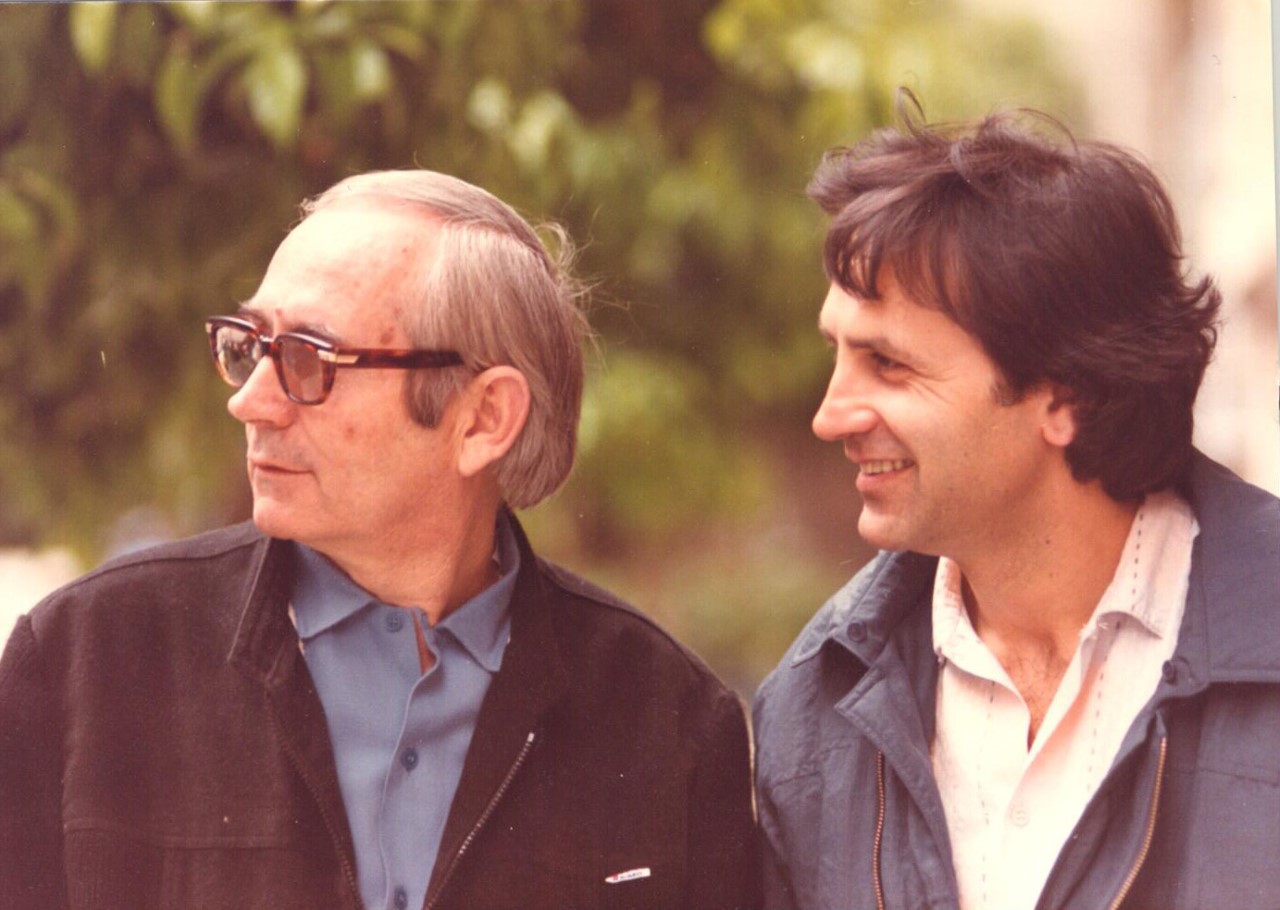 Ο Γιώργος Νταλάρας ερμηνεύει Σταύρο Κουγιουμτζή στο Βεάκειο