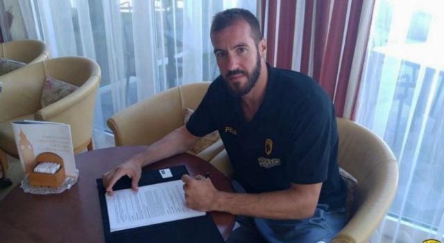 Η ΑΕΚ πήρε τον Χαριτόπουλο και έδιωξε τον Χέρστον