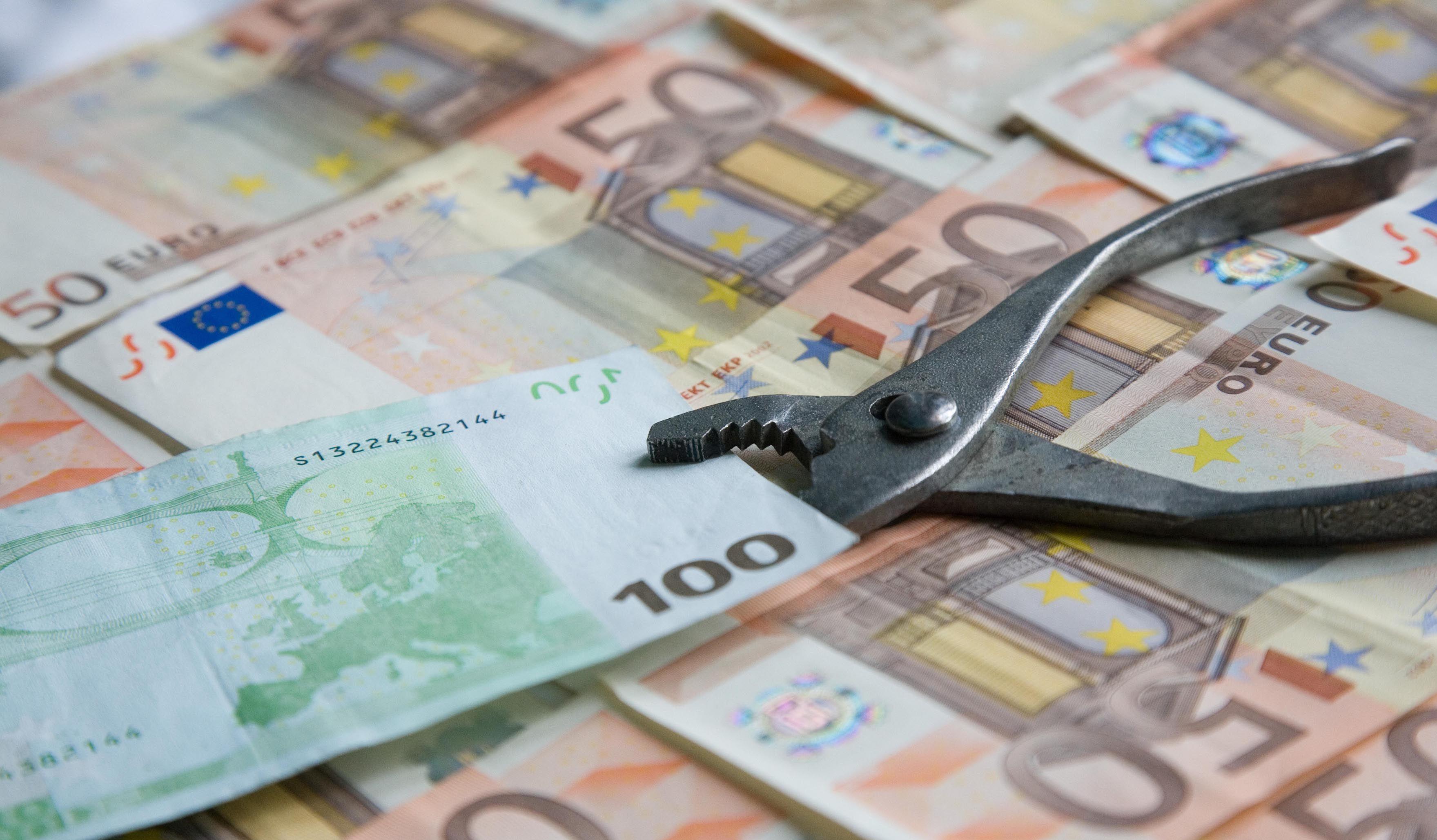 Στα 90 δισ. ευρώ αυξήθηκαν οι ληξιπρόθεσμες οφειλές προς το Δημόσιο