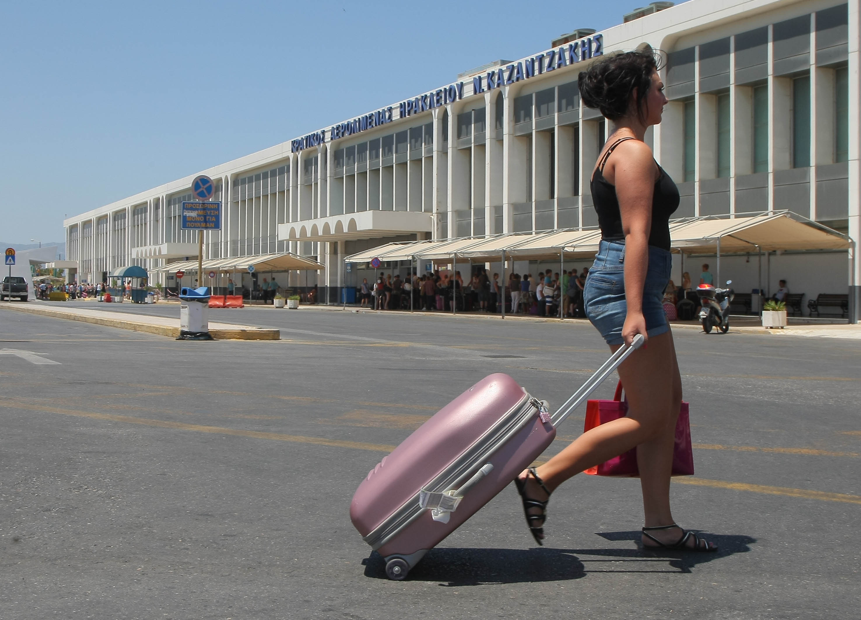 Αναστάτωση στο αεροδρόμιο του Ηρακλείου από διαρροή σε αεροσκάφος