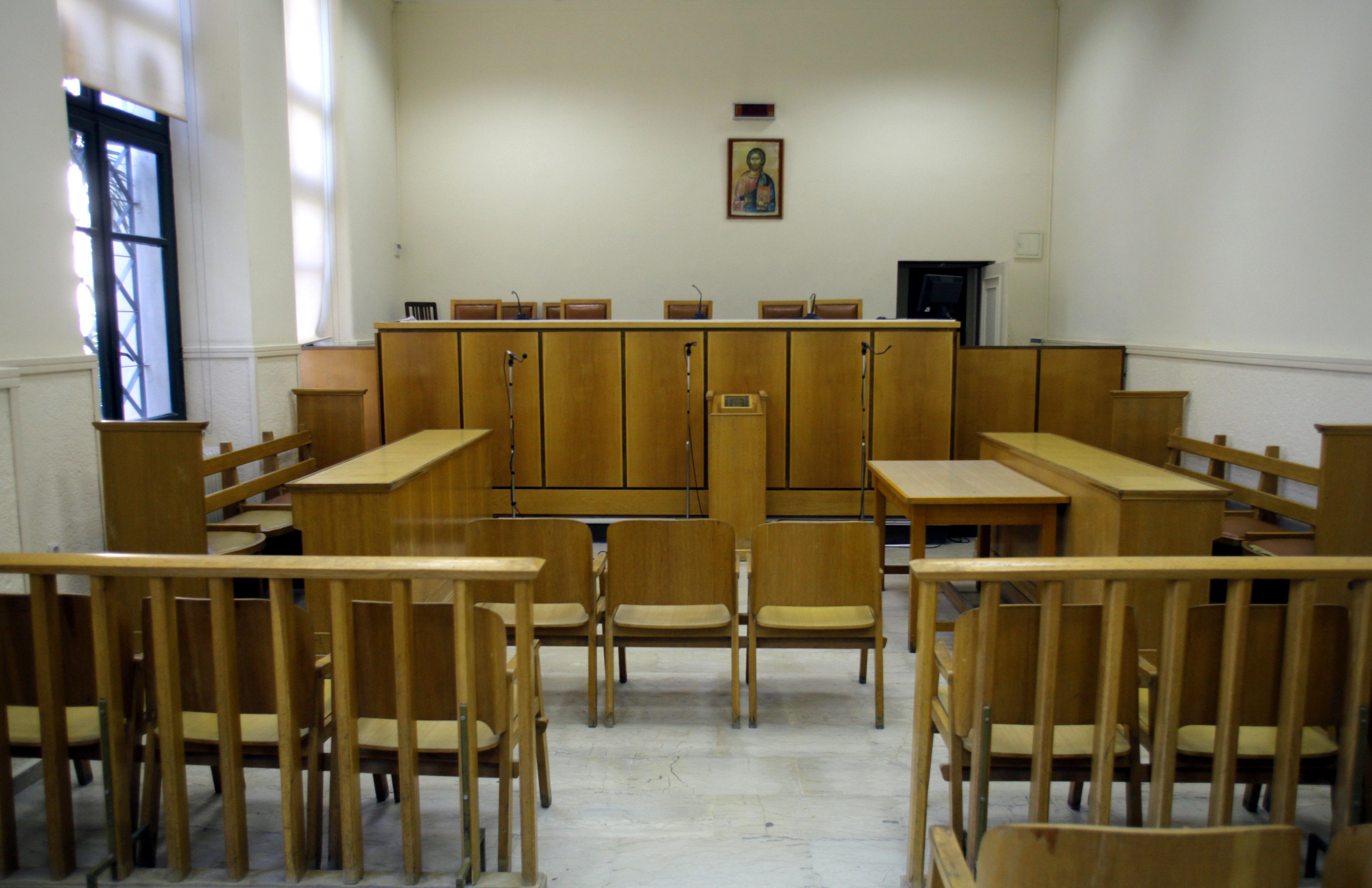 Τα δικαστήρια «κλείνουν» το νόμο Κατσέλη για οφειλές στα Ταμεία