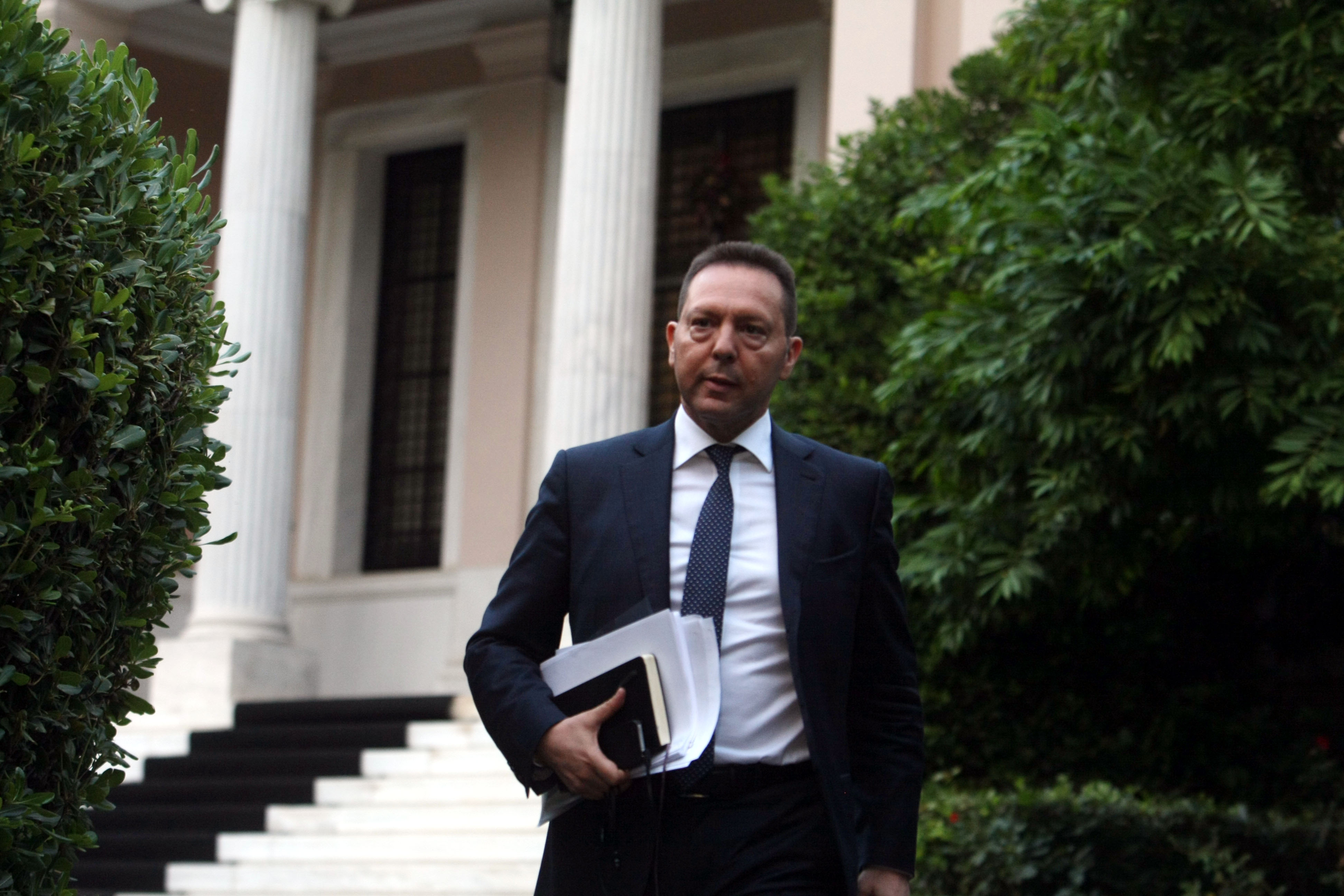 Mε αιχμές για Στουρνάρα η απάντηση του Μαξίμου στη ΝΔ