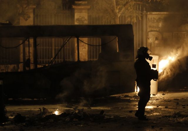 Σε πεδίο μάχης μετατράπηκε για άλλη μια νύχτα η Πατησίων