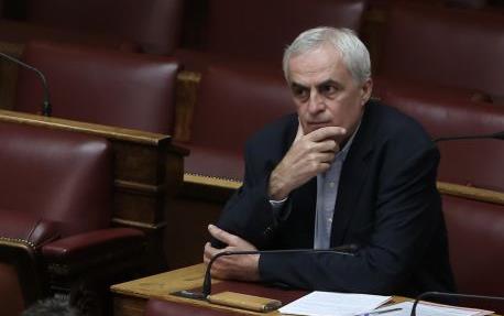 Βουδούρης κατά Μουζάλα για τις (μη) αρμοδιότητές του