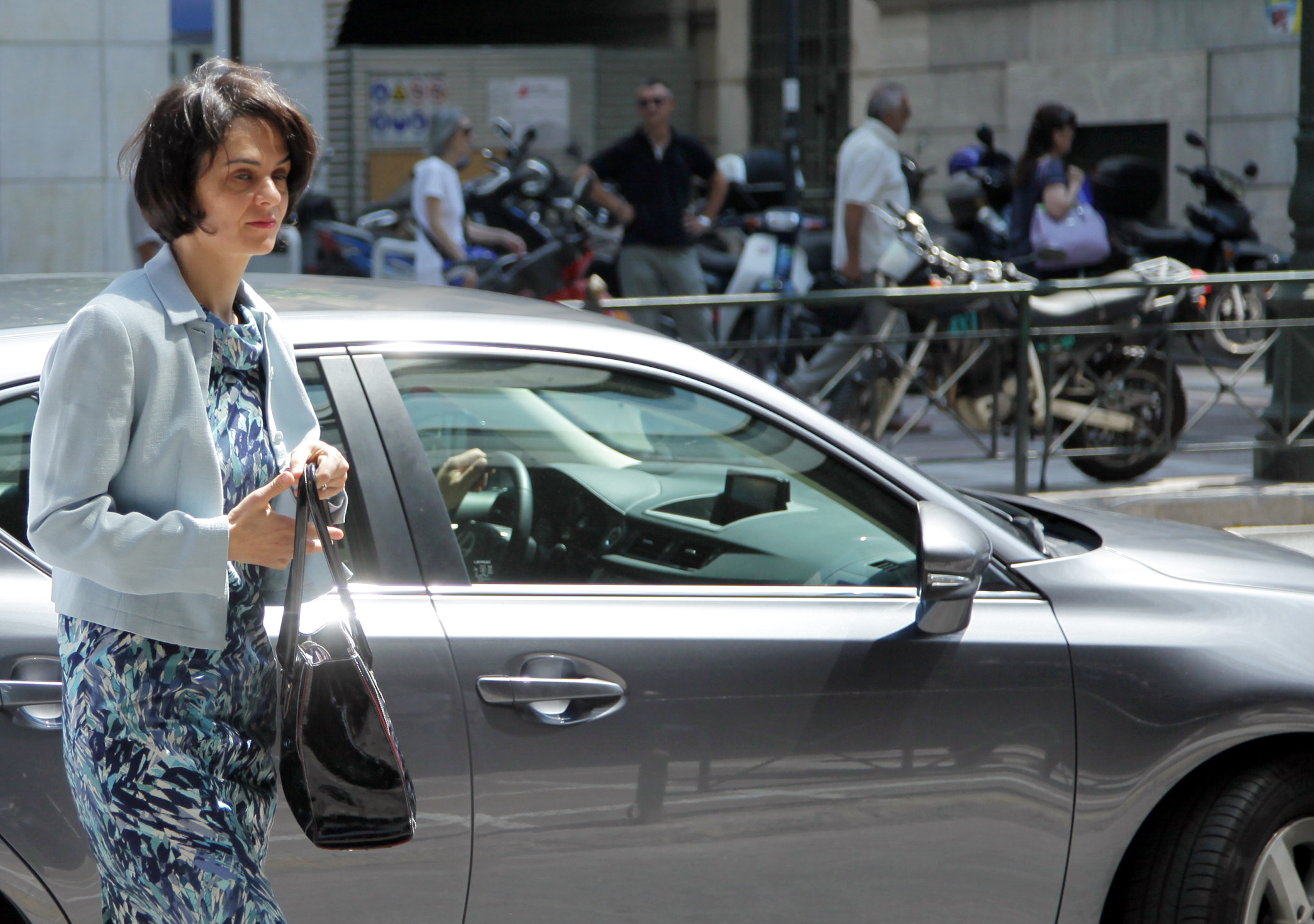 Το καλοκαίρι φεύγει, οι δανειστές έρχονται