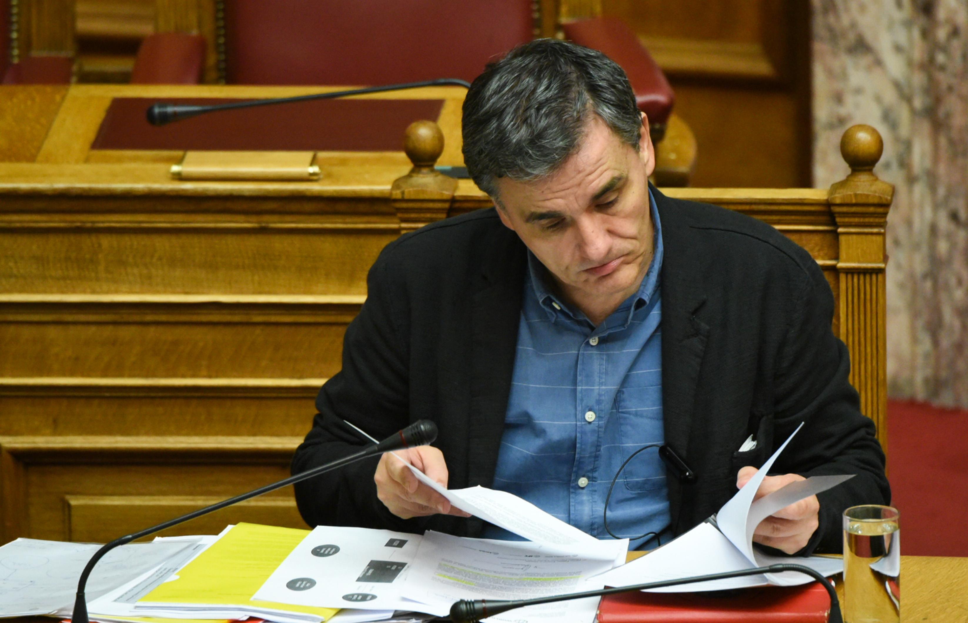 Προϋπολογισμός: Πρωτογενές πλεόνασμα 2% και 760 εκατ. σε αδύναμα νοικοκυριά