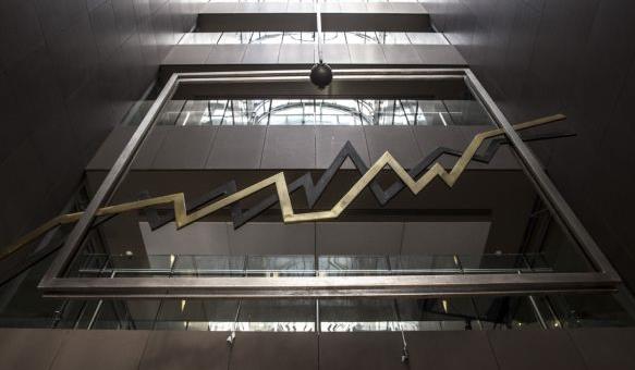 Σταθεροποιητικές τάσεις στο Χρηματιστήριο με το βλέμμα στους θεσμούς