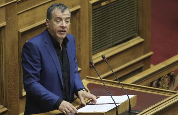 Θεοδωράκης: Κάποιοι βολεύονται με το άθροισμα ΠΑΣΟΚ-Ποτάμι, εμείς όχι